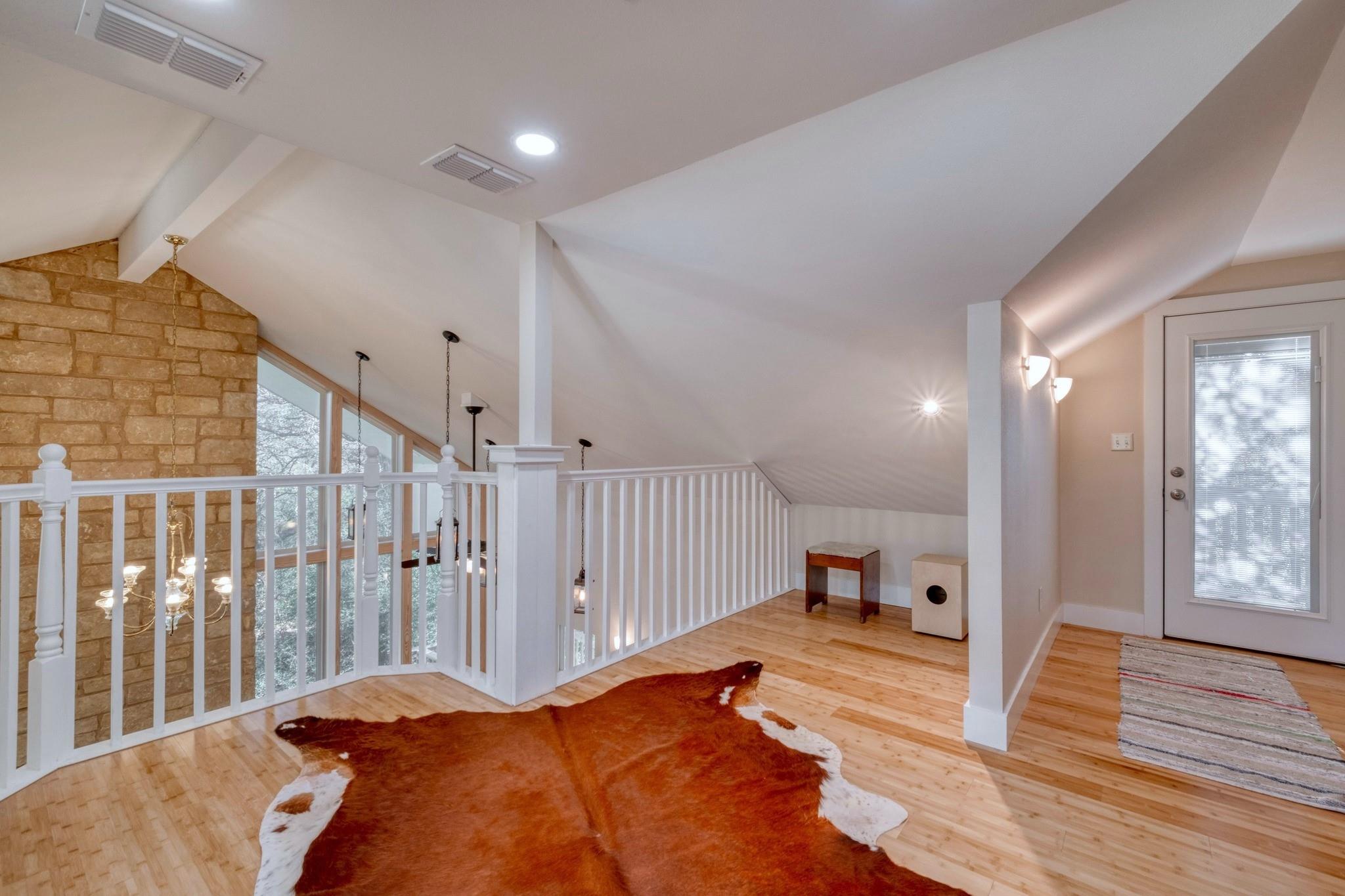 123 Bowie Trl, Luling, TX 78648