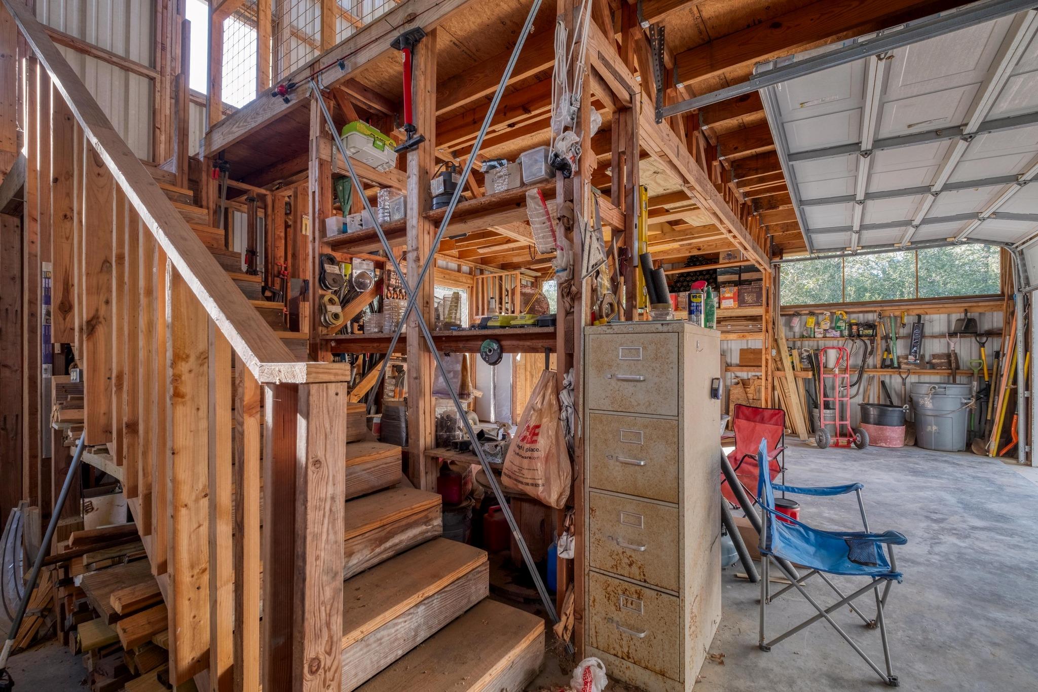 123 Bowie Trl, Luling, TX 78648