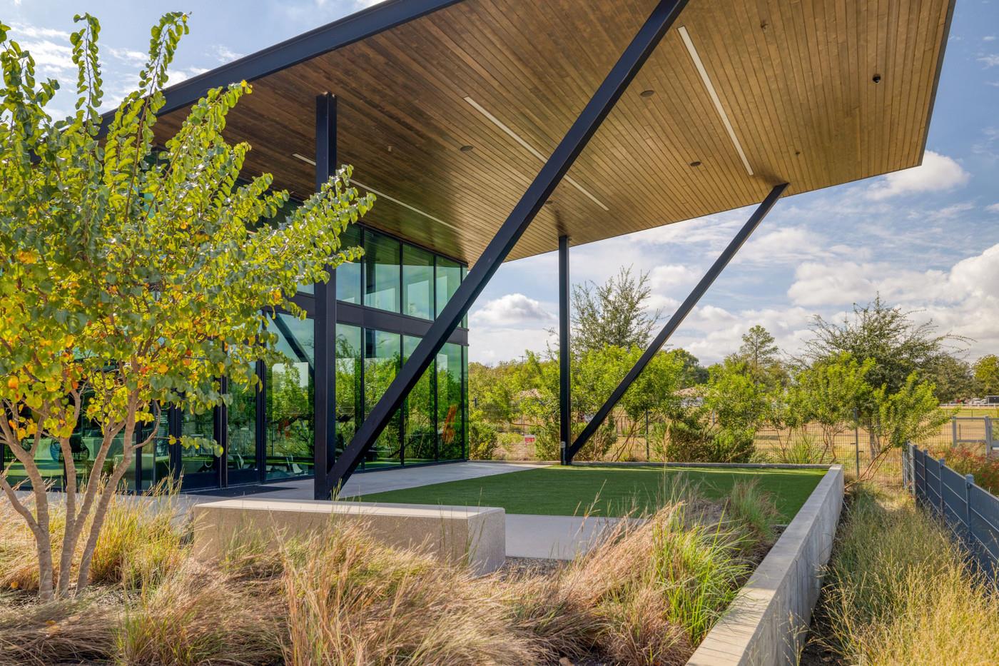 7607 Eckington St # 235, Austin, TX 78744