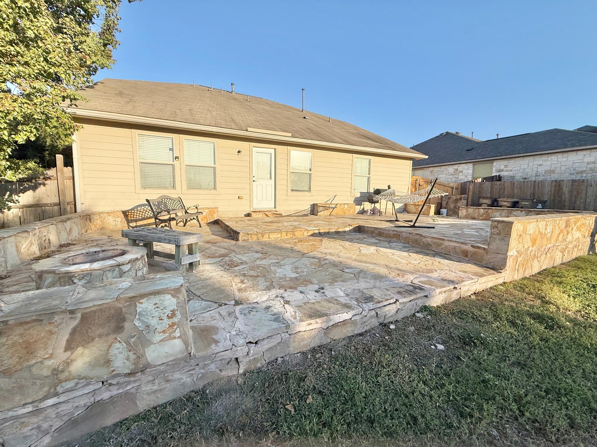 168 Dolomite Dr, Buda, TX 78610