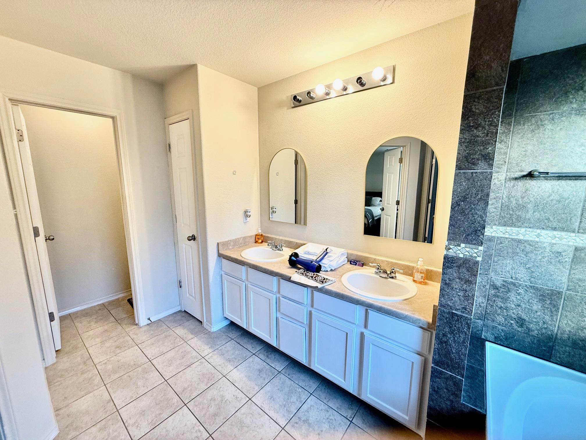 168 Dolomite Dr, Buda, TX 78610