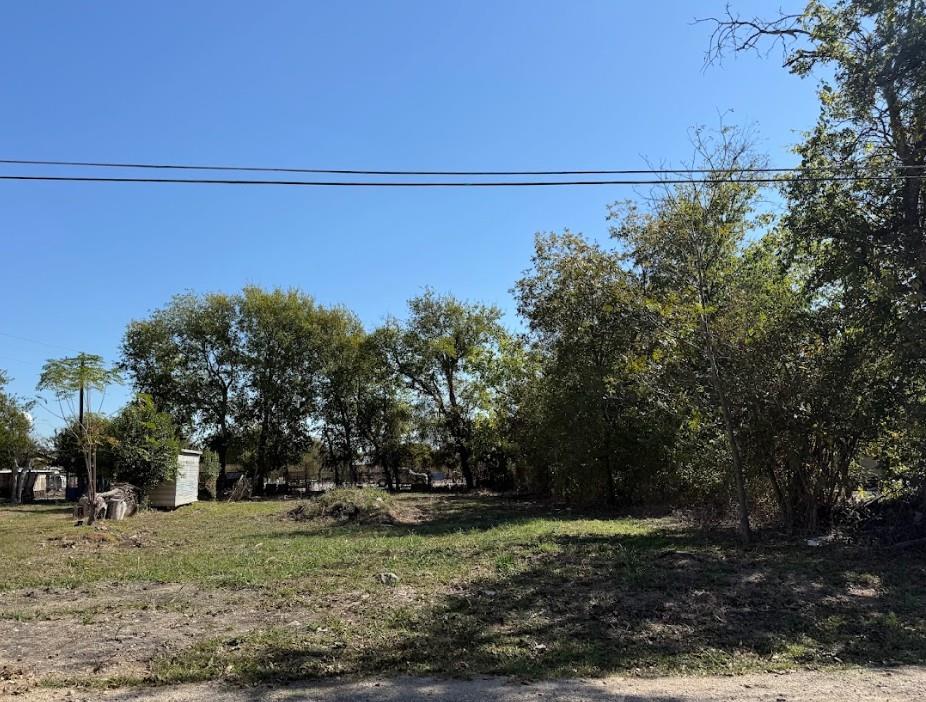 502 S Alamo St, Bartlett, TX 76511