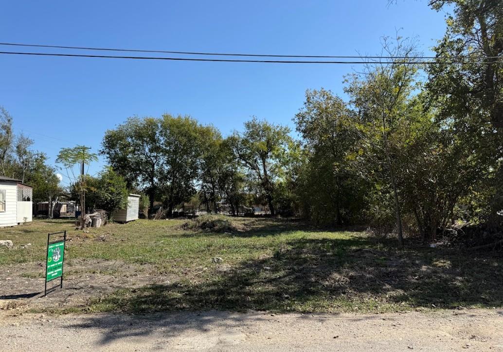 502 S Alamo St, Bartlett, TX 76511