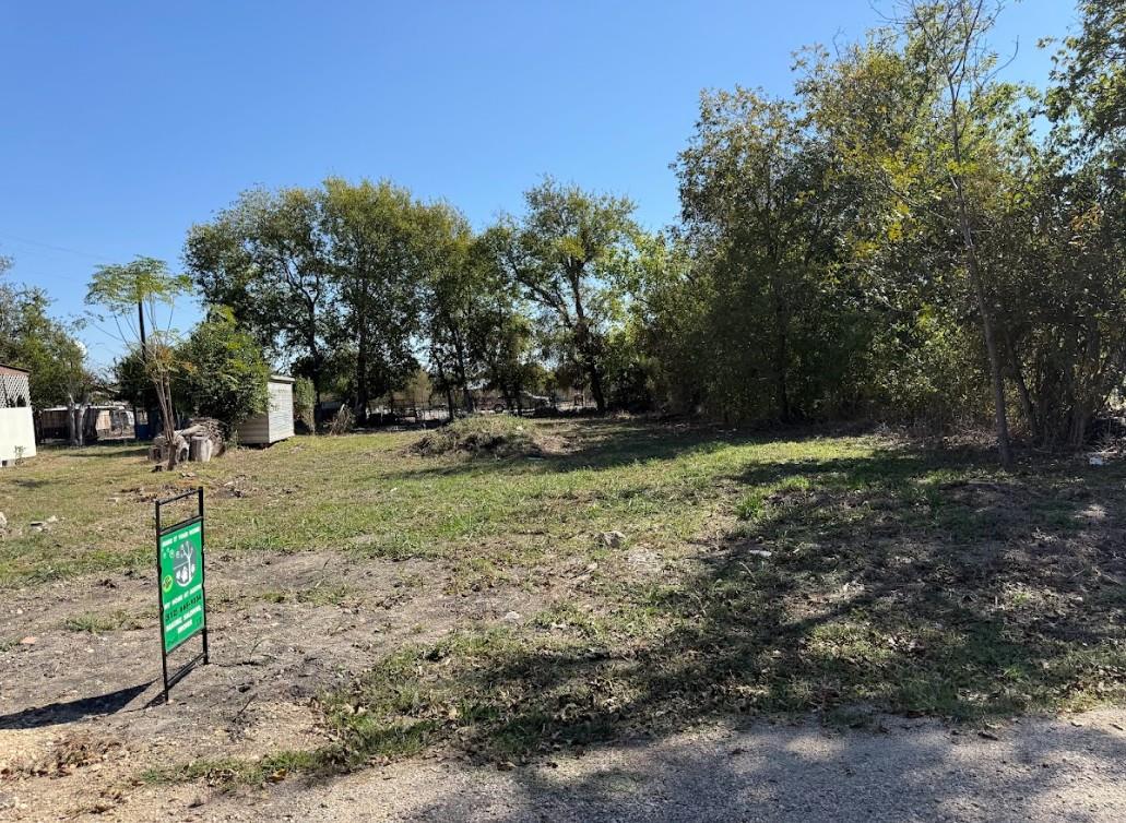 502 S Alamo St, Bartlett, TX 76511