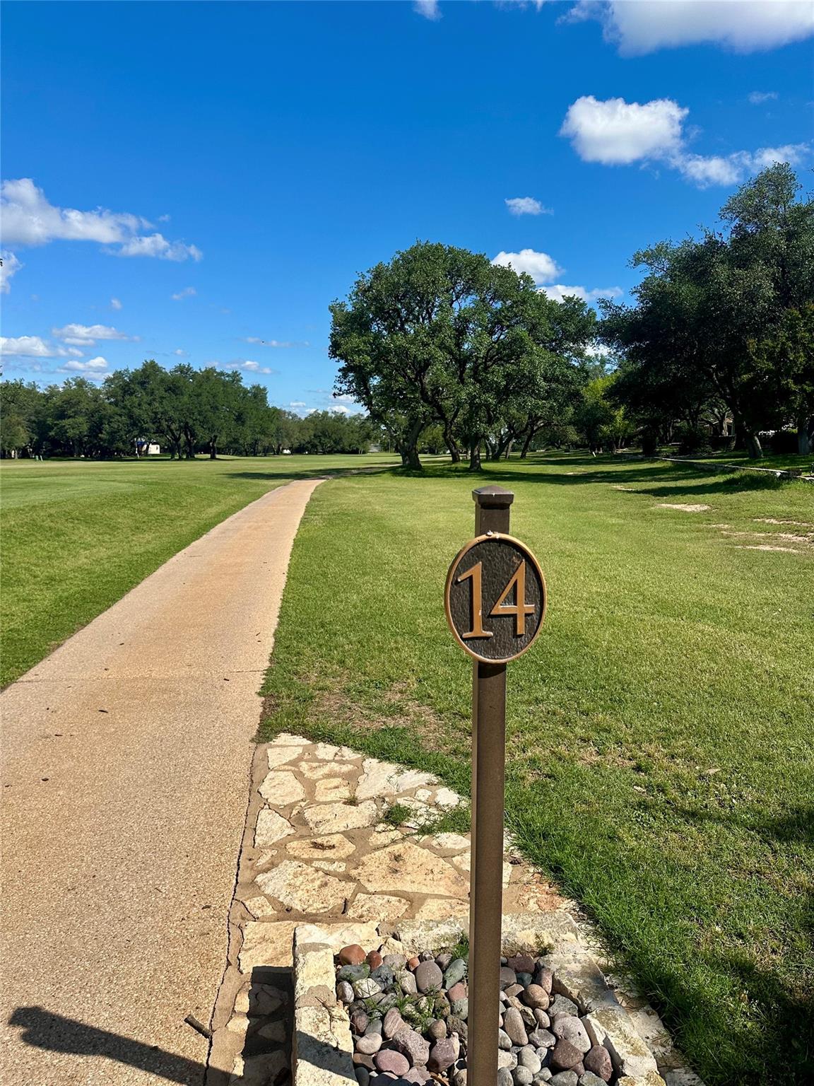 711 Sunfish St, Lakeway, TX 78734