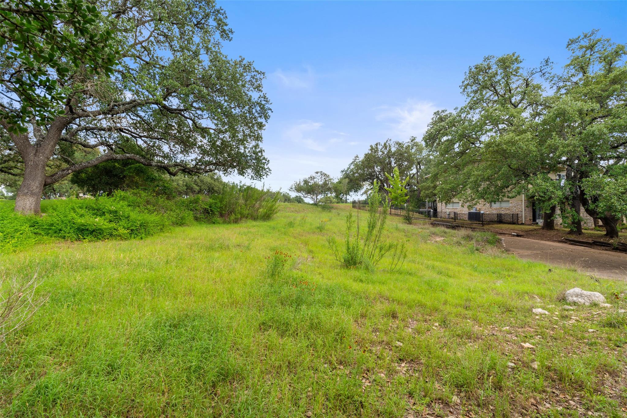 711 Sunfish St, Lakeway, TX 78734