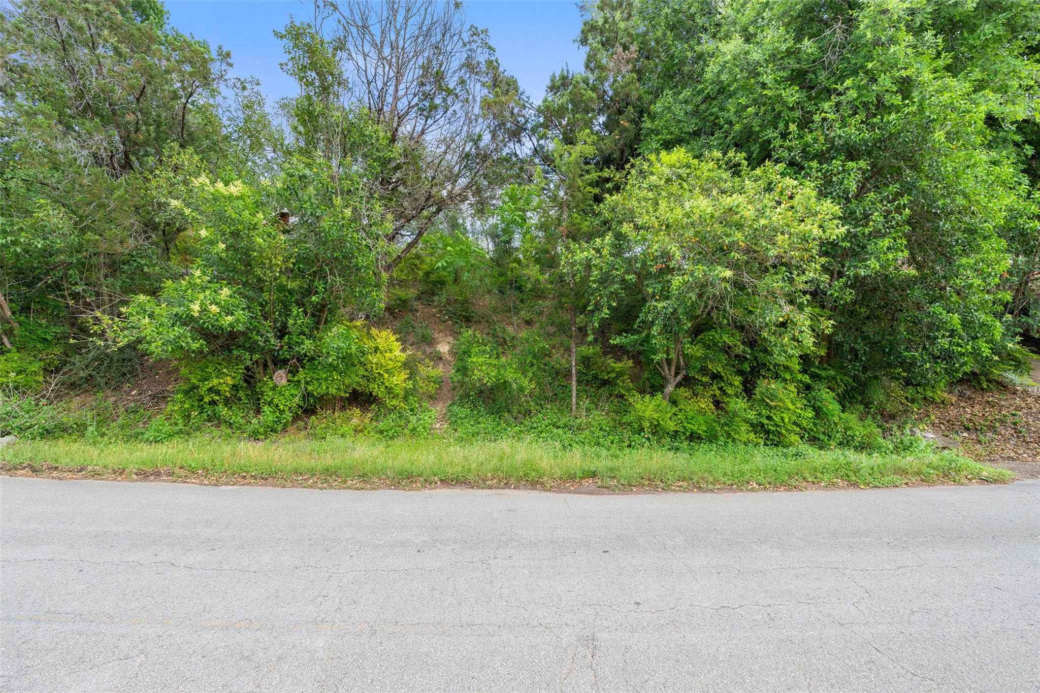 711 Sunfish St, Lakeway, TX 78734