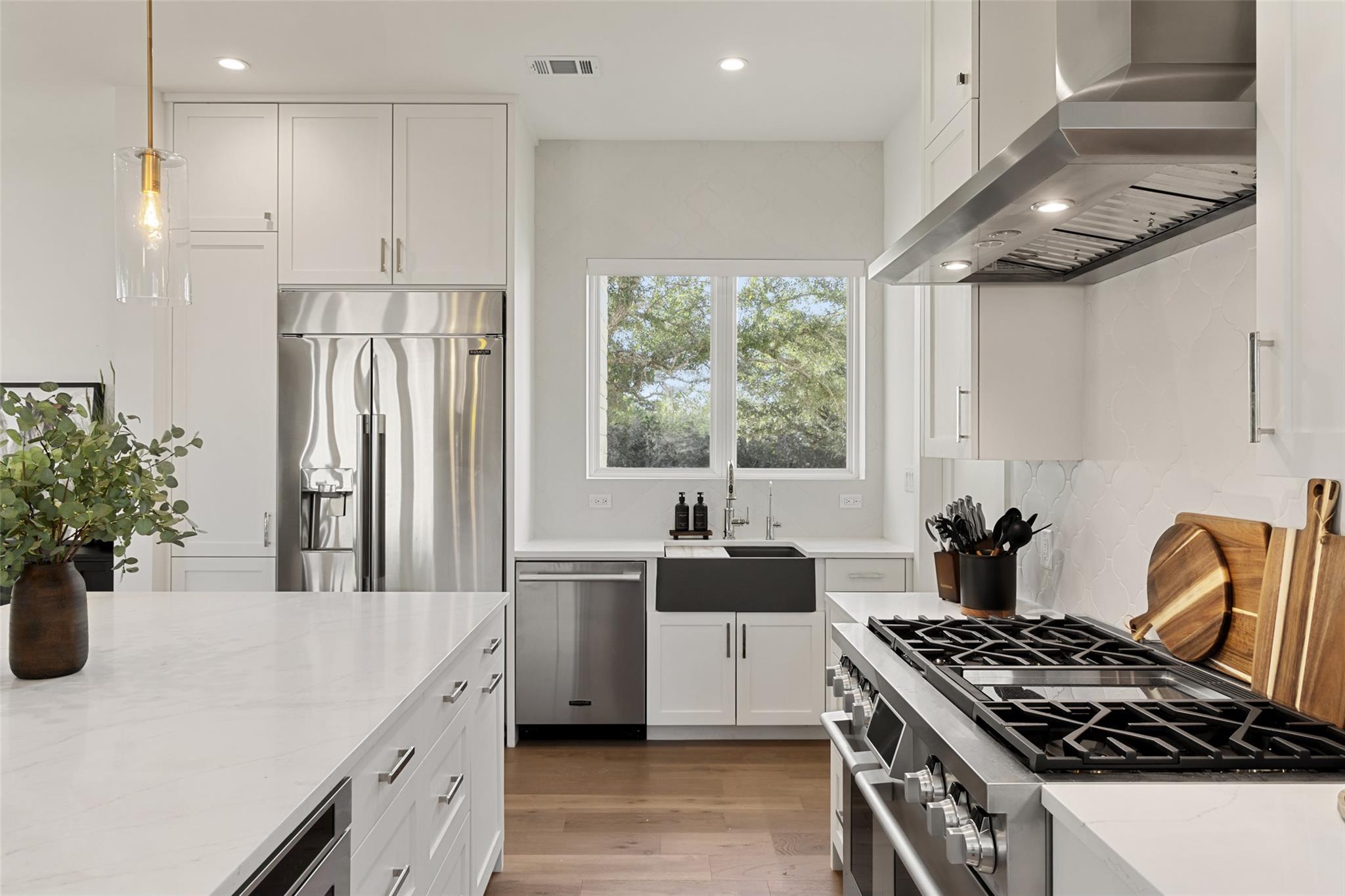 12120 FITZHUGH Pl, Dripping Springs, TX 78620