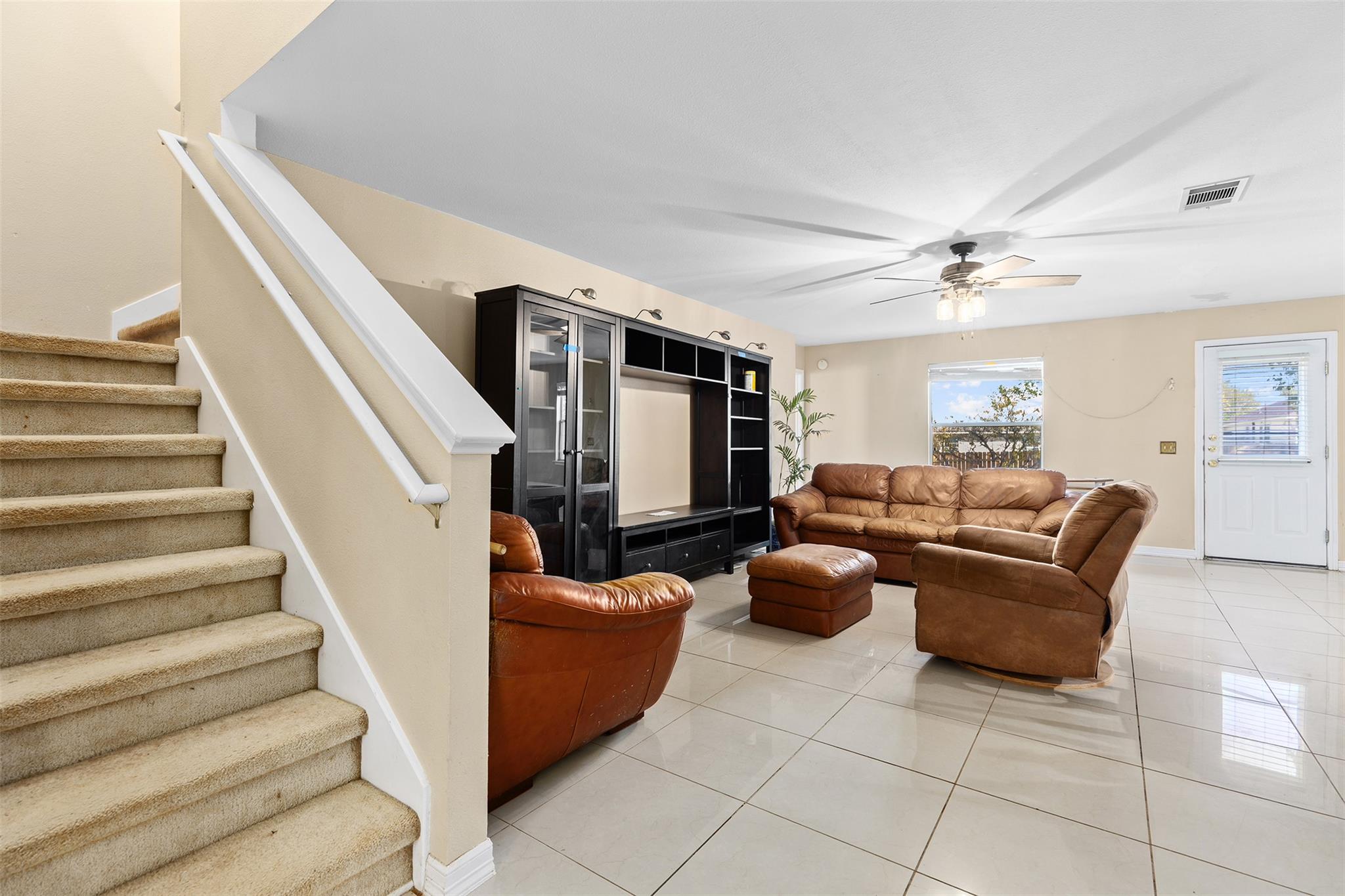 918 ESTATE DR Dr, Hutto, TX 78634