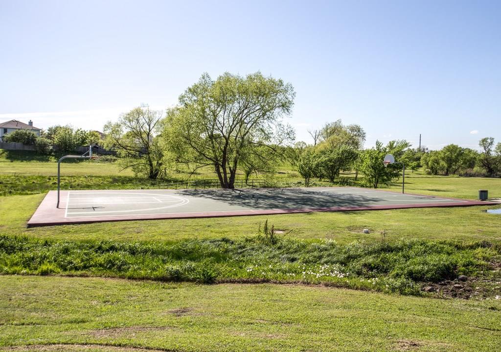 918 ESTATE DR Dr, Hutto, TX 78634