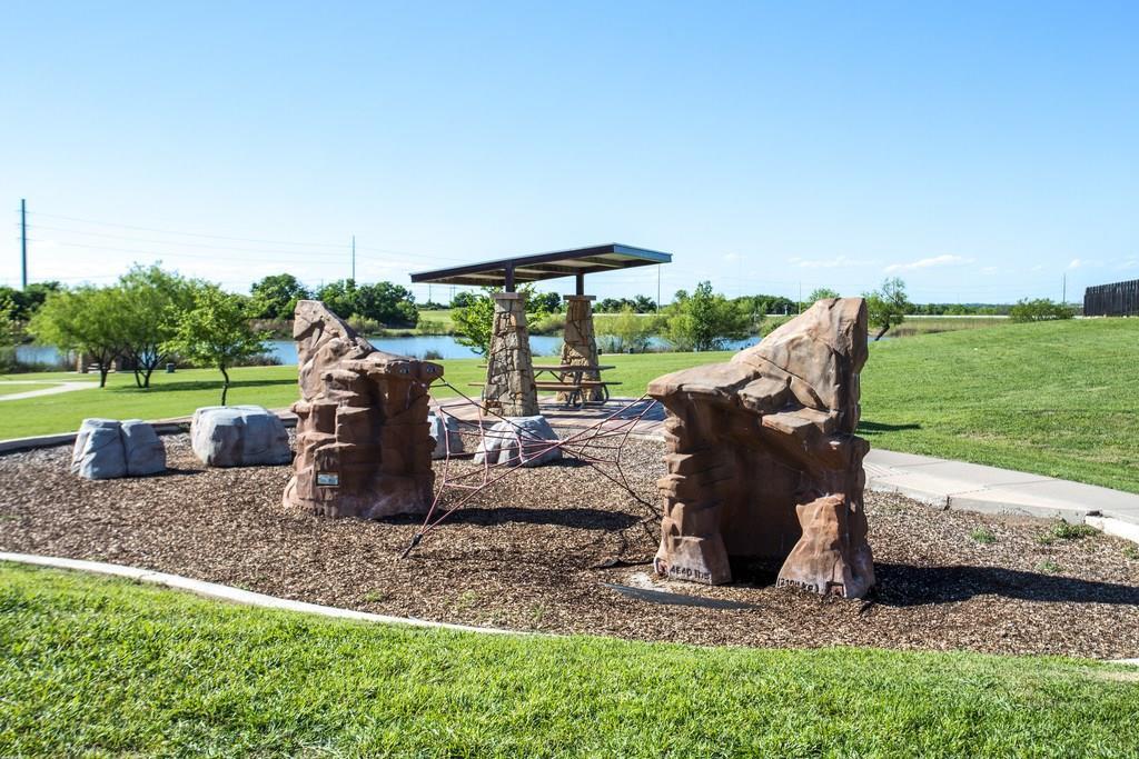 918 ESTATE DR Dr, Hutto, TX 78634