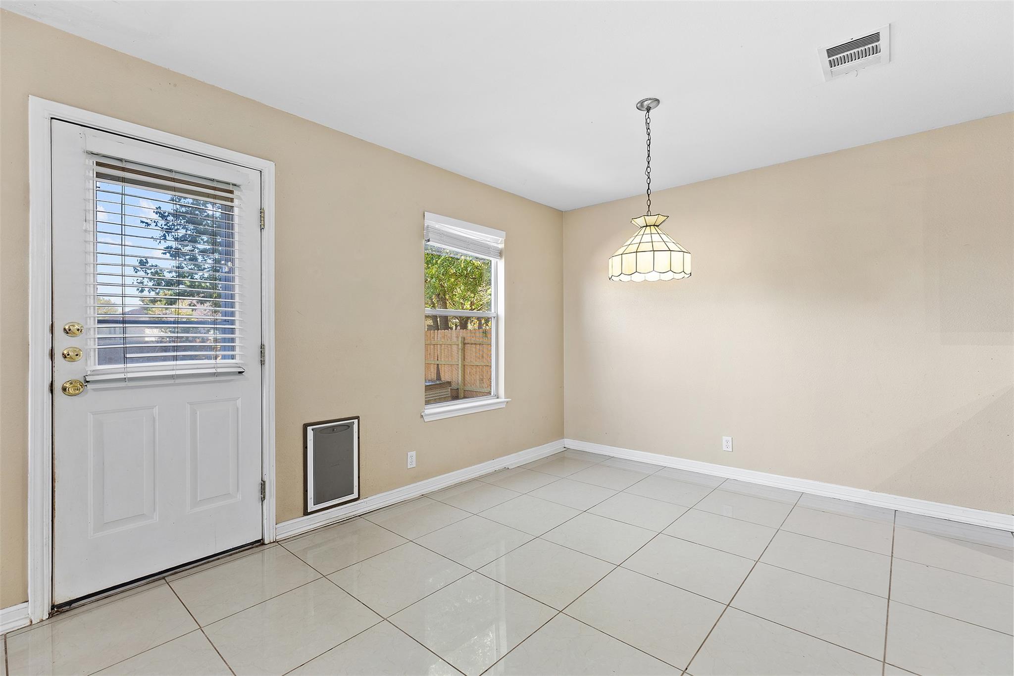 918 ESTATE DR Dr, Hutto, TX 78634