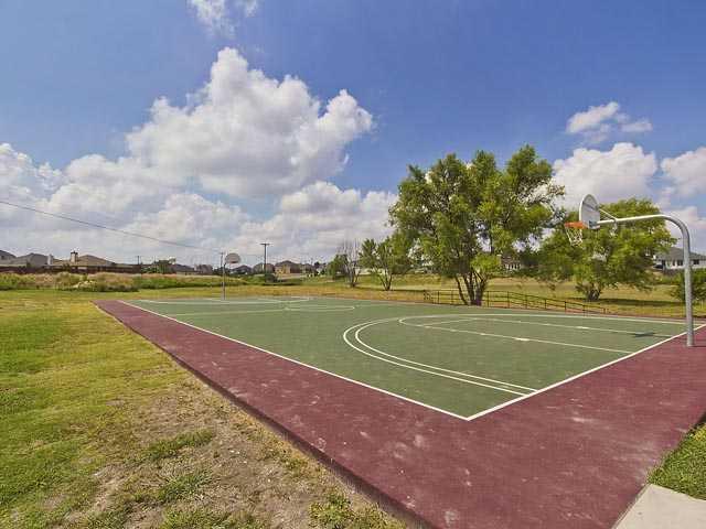 918 ESTATE DR Dr, Hutto, TX 78634