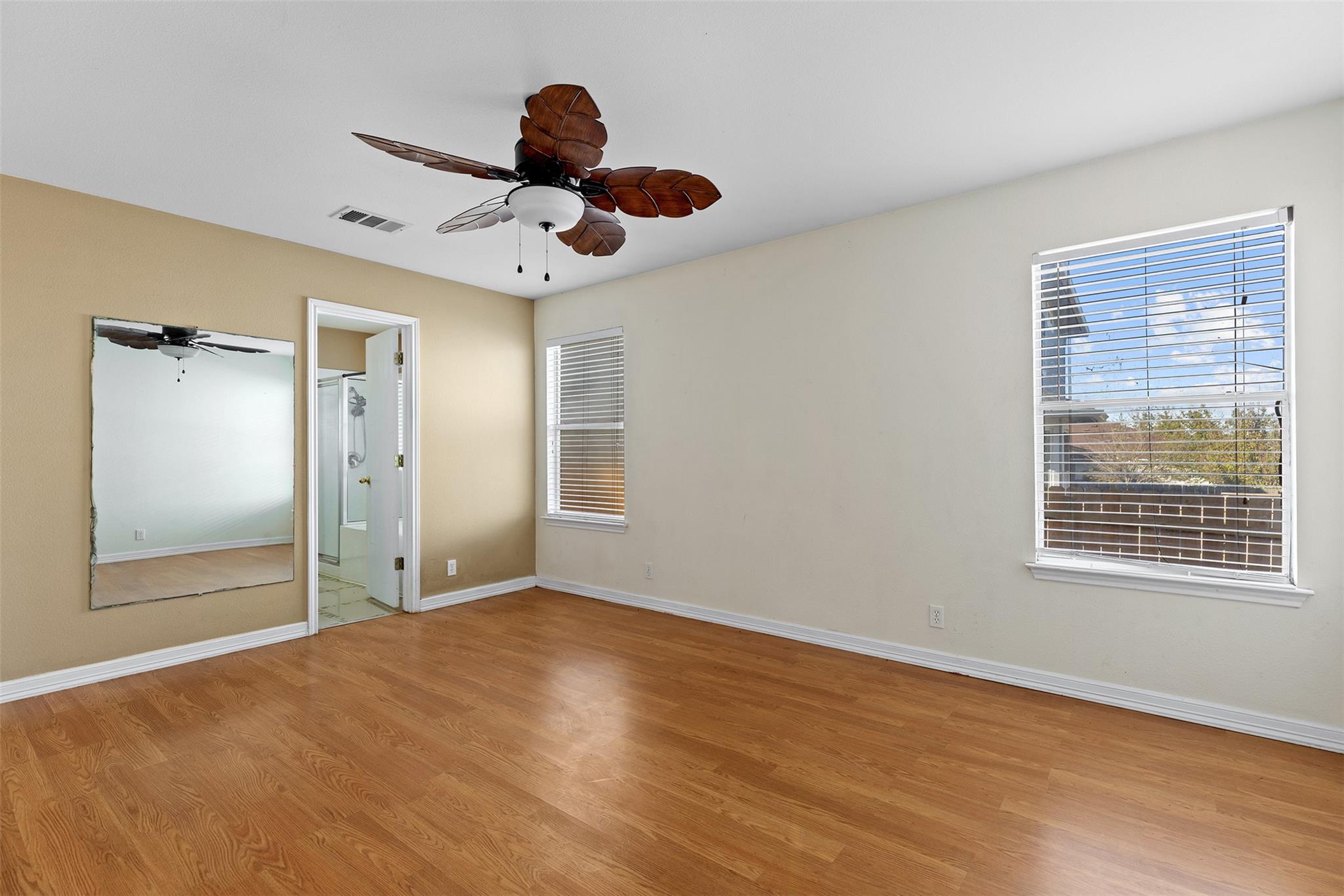 918 ESTATE DR Dr, Hutto, TX 78634