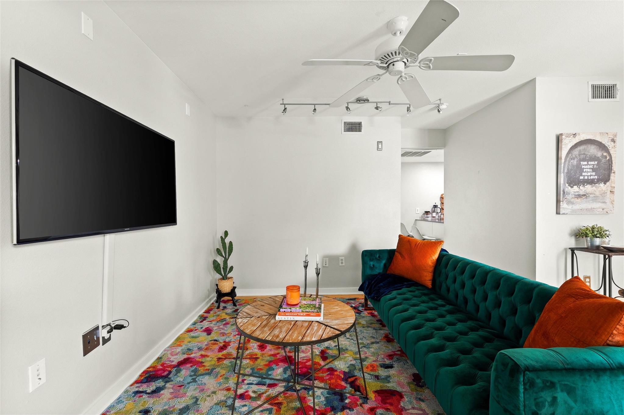 2200 Dickson Dr # 108, Austin, TX 78704