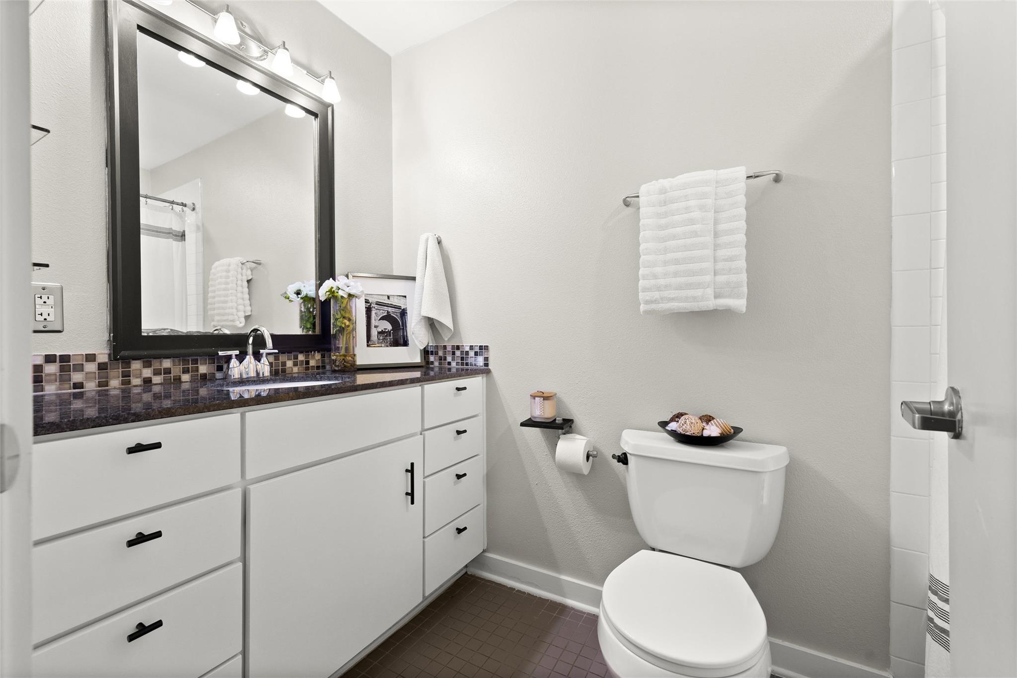 2200 Dickson Dr # 108, Austin, TX 78704