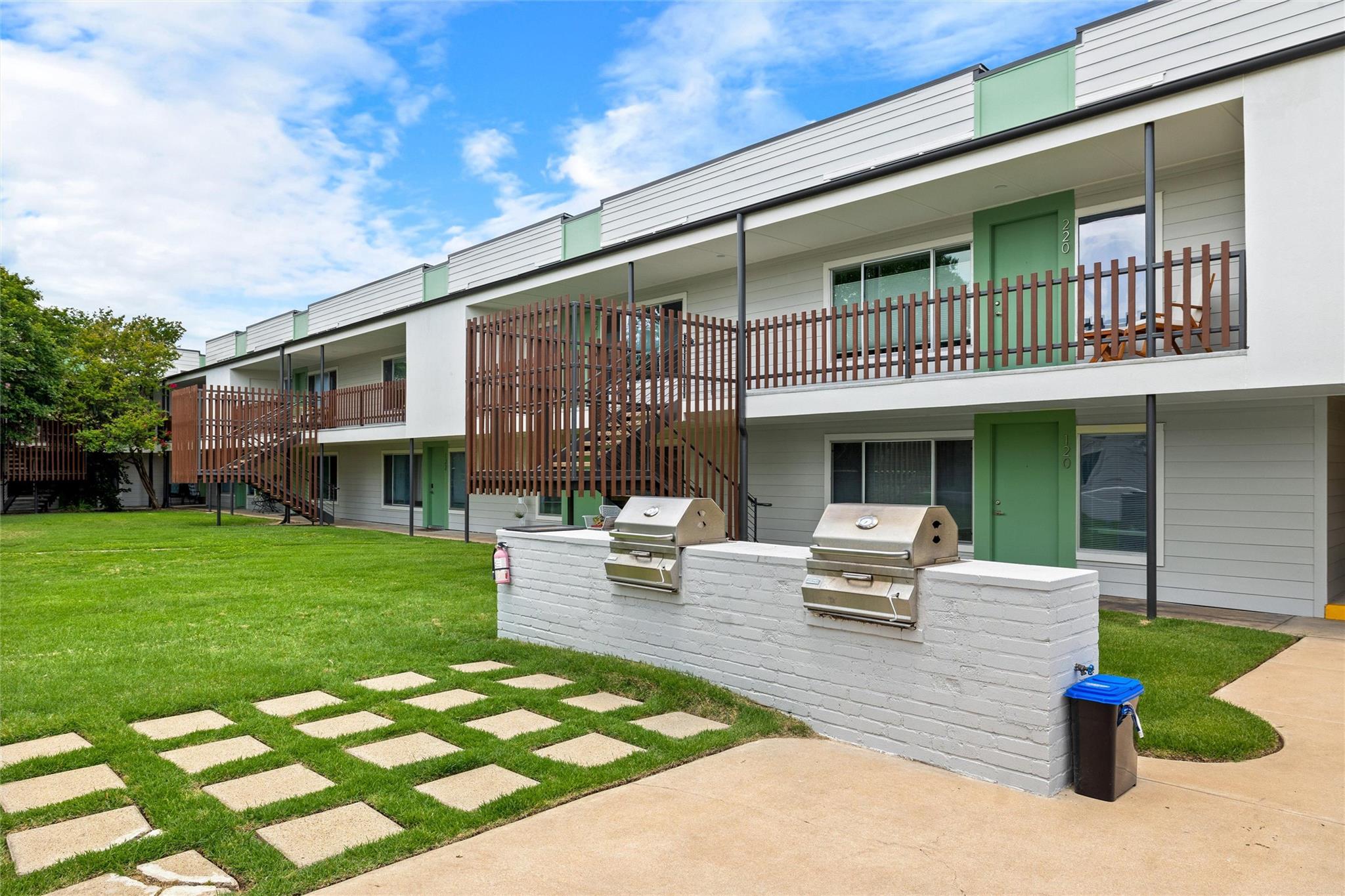 2200 Dickson Dr # 108, Austin, TX 78704