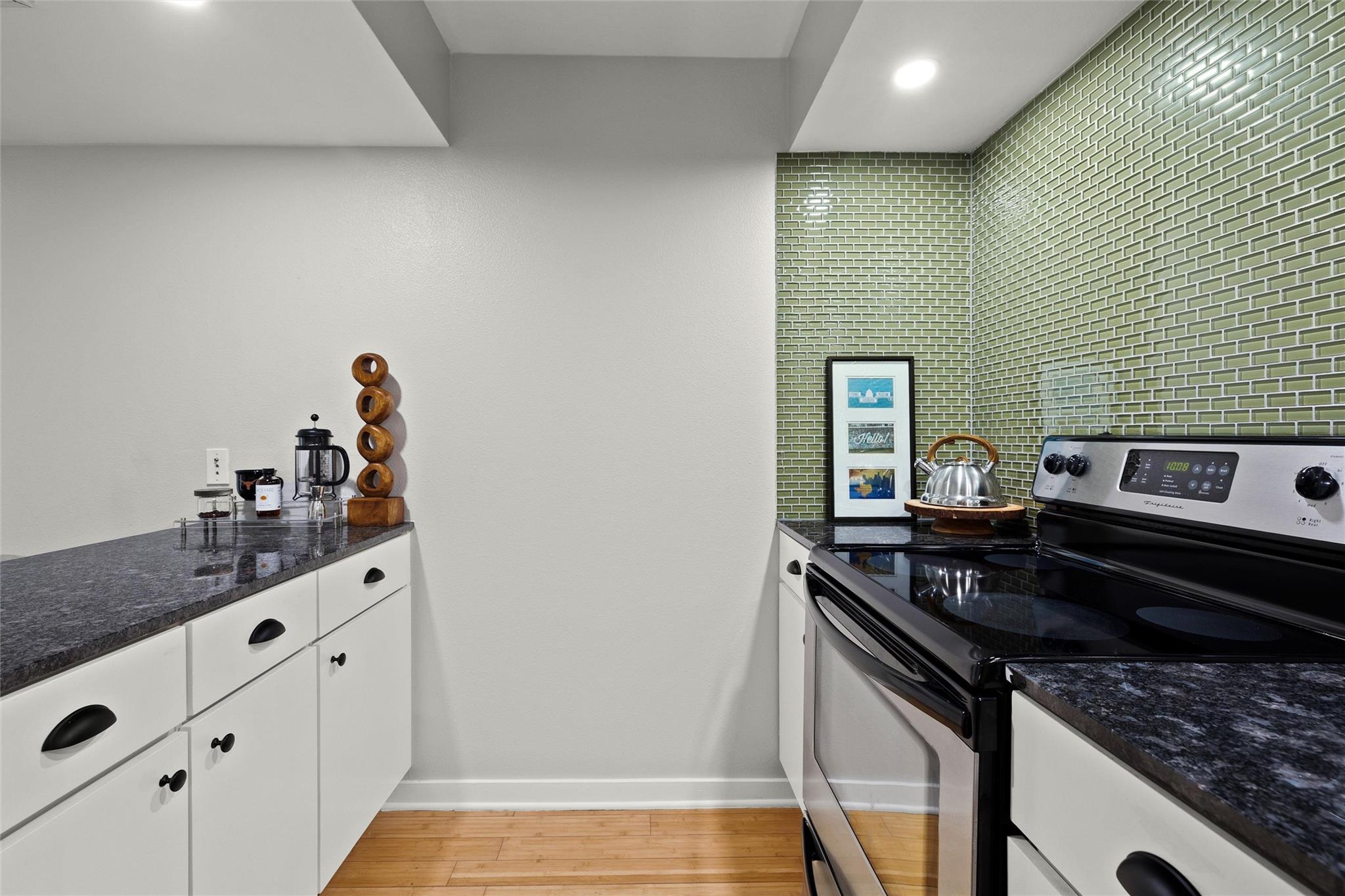 2200 Dickson Dr # 108, Austin, TX 78704