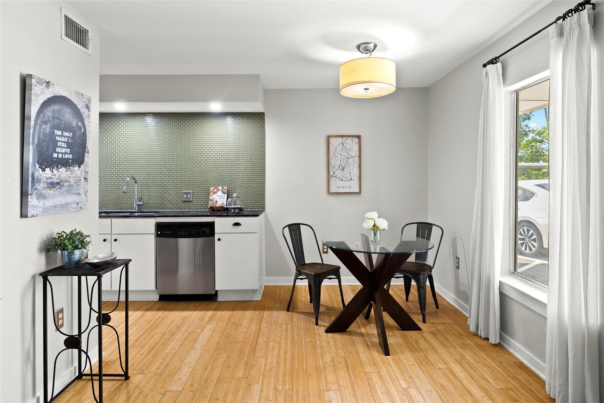 2200 Dickson Dr # 108, Austin, TX 78704