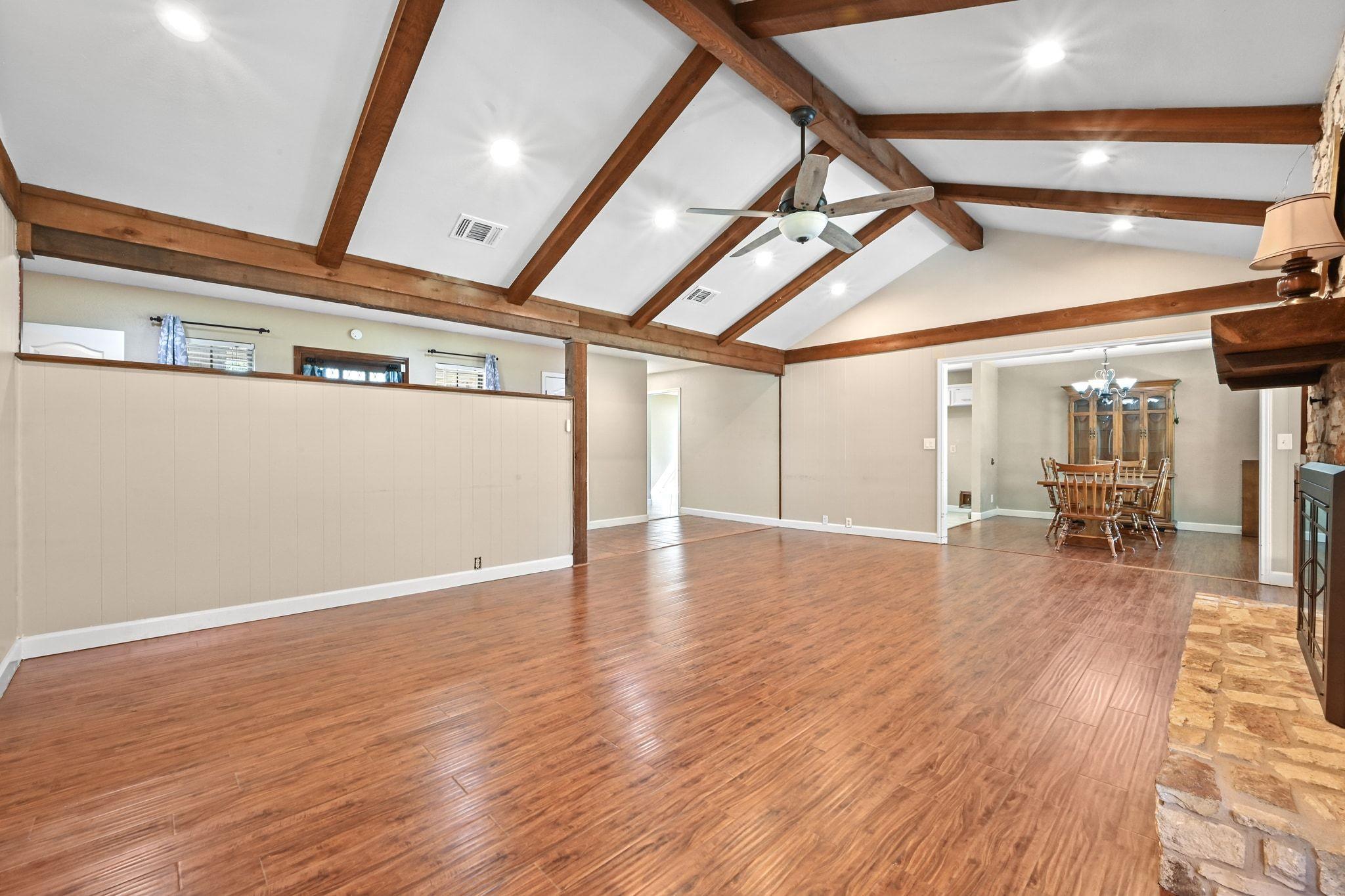 207 Leisurewoods Dr, Buda, TX 78610