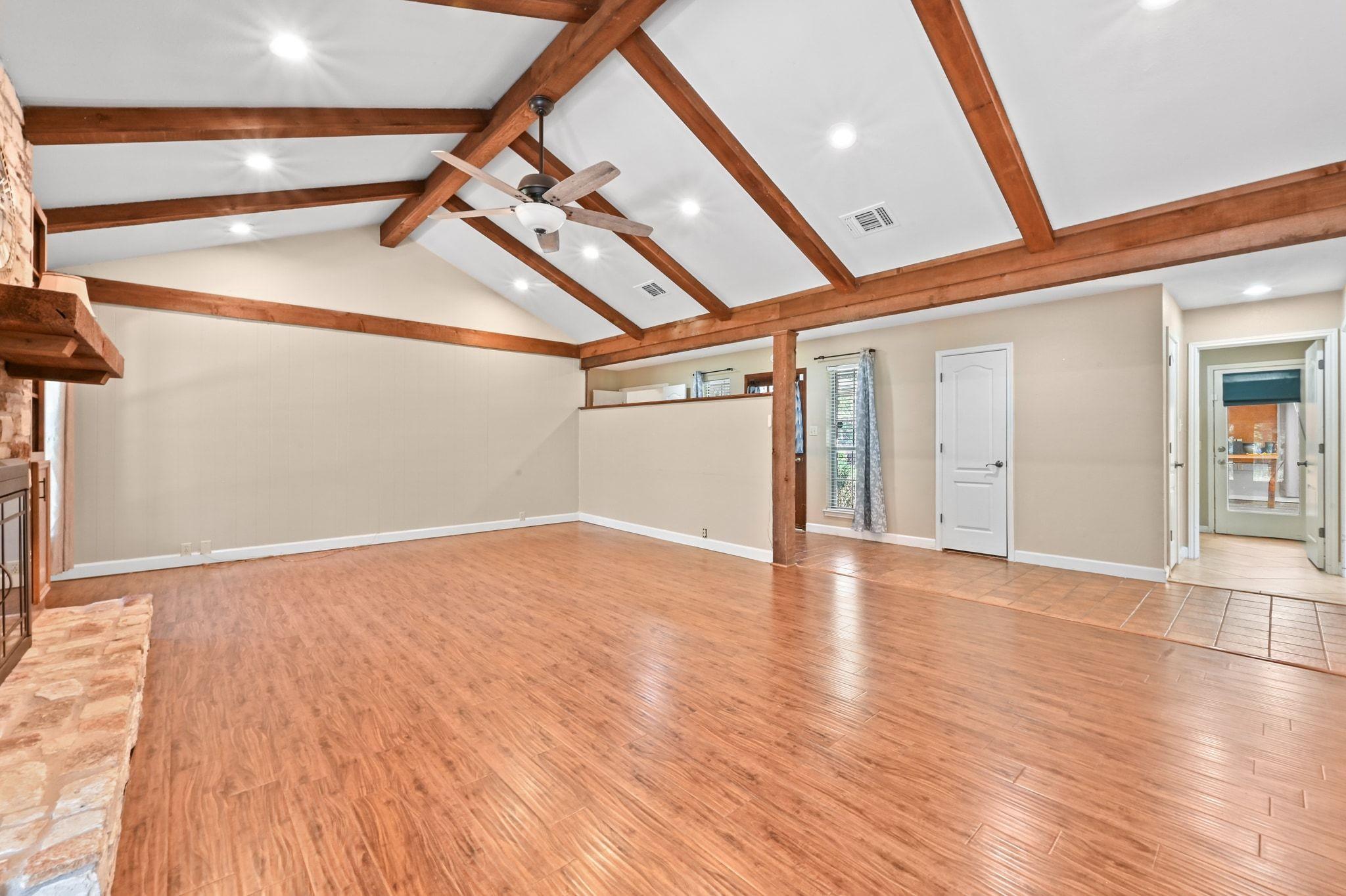 207 Leisurewoods Dr, Buda, TX 78610