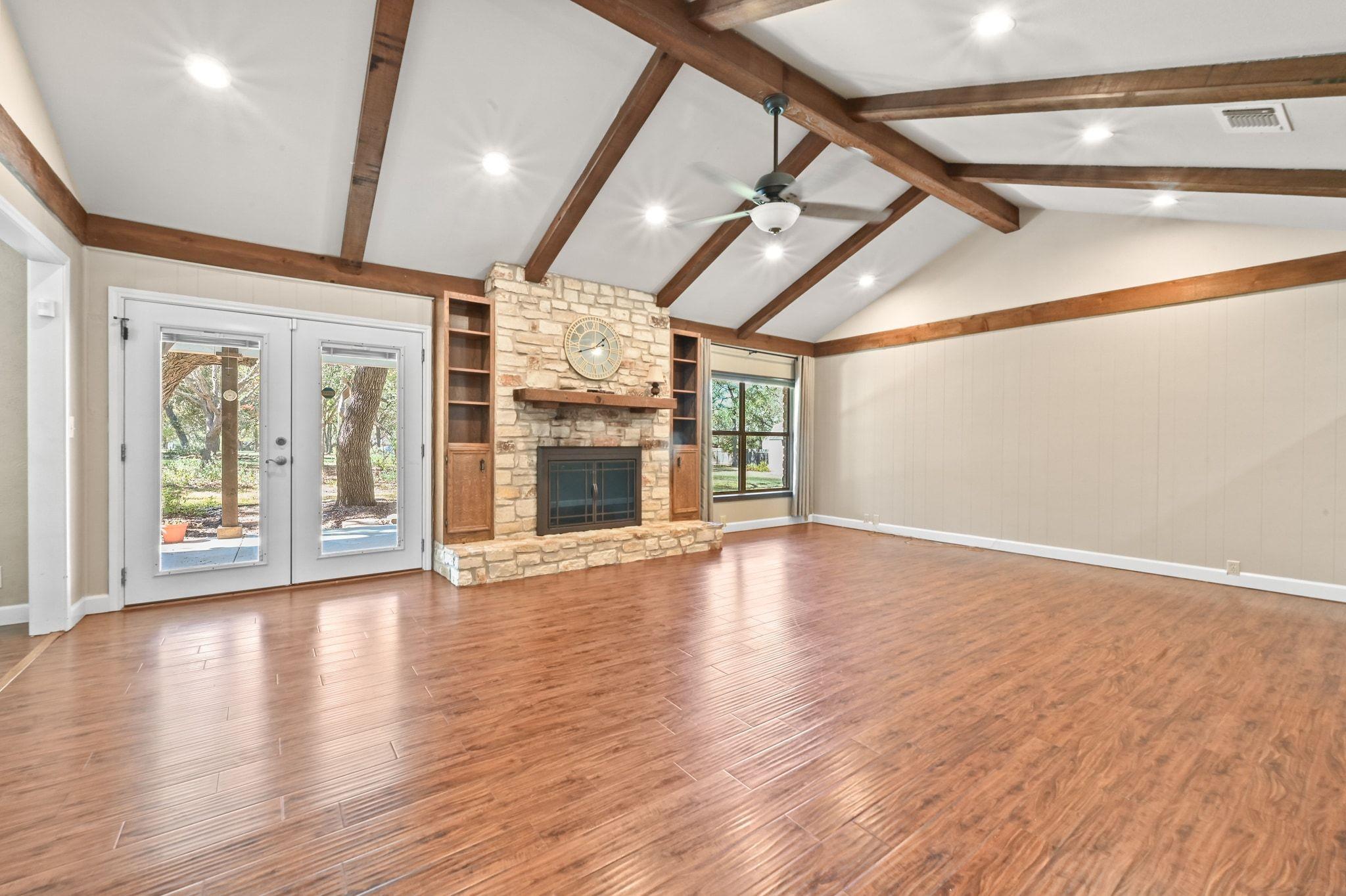 207 Leisurewoods Dr, Buda, TX 78610