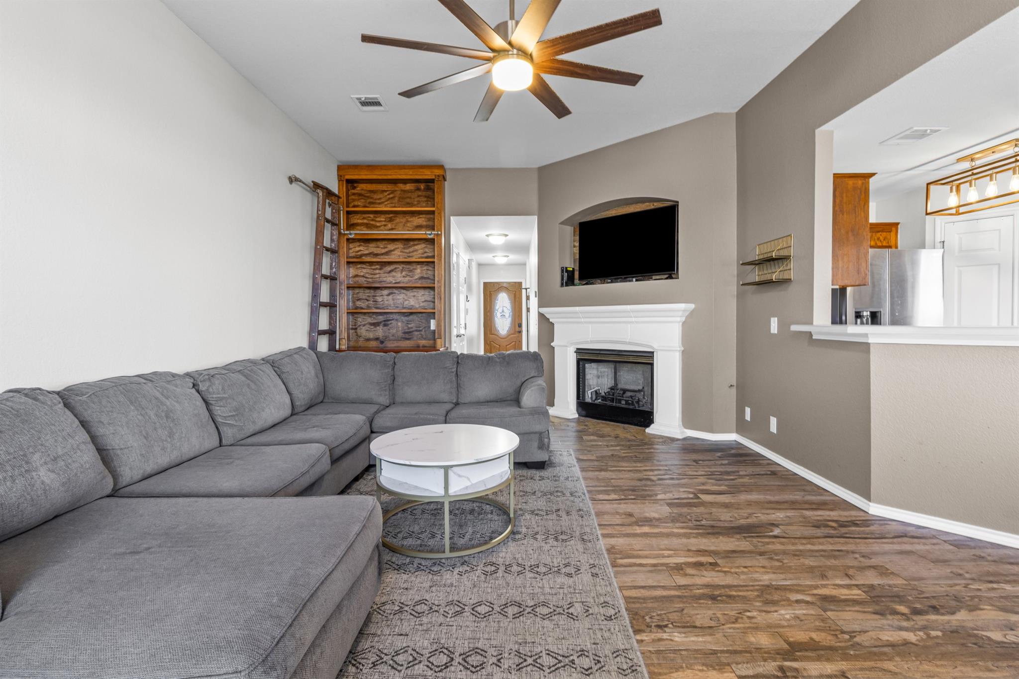 1318 Settlers Valley Dr, Pflugerville, TX 78660