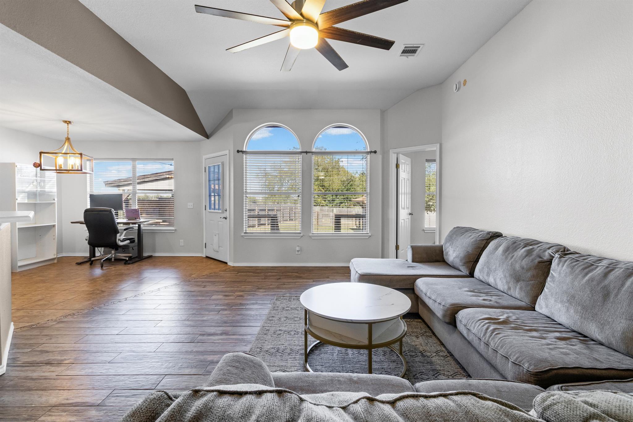 1318 Settlers Valley Dr, Pflugerville, TX 78660