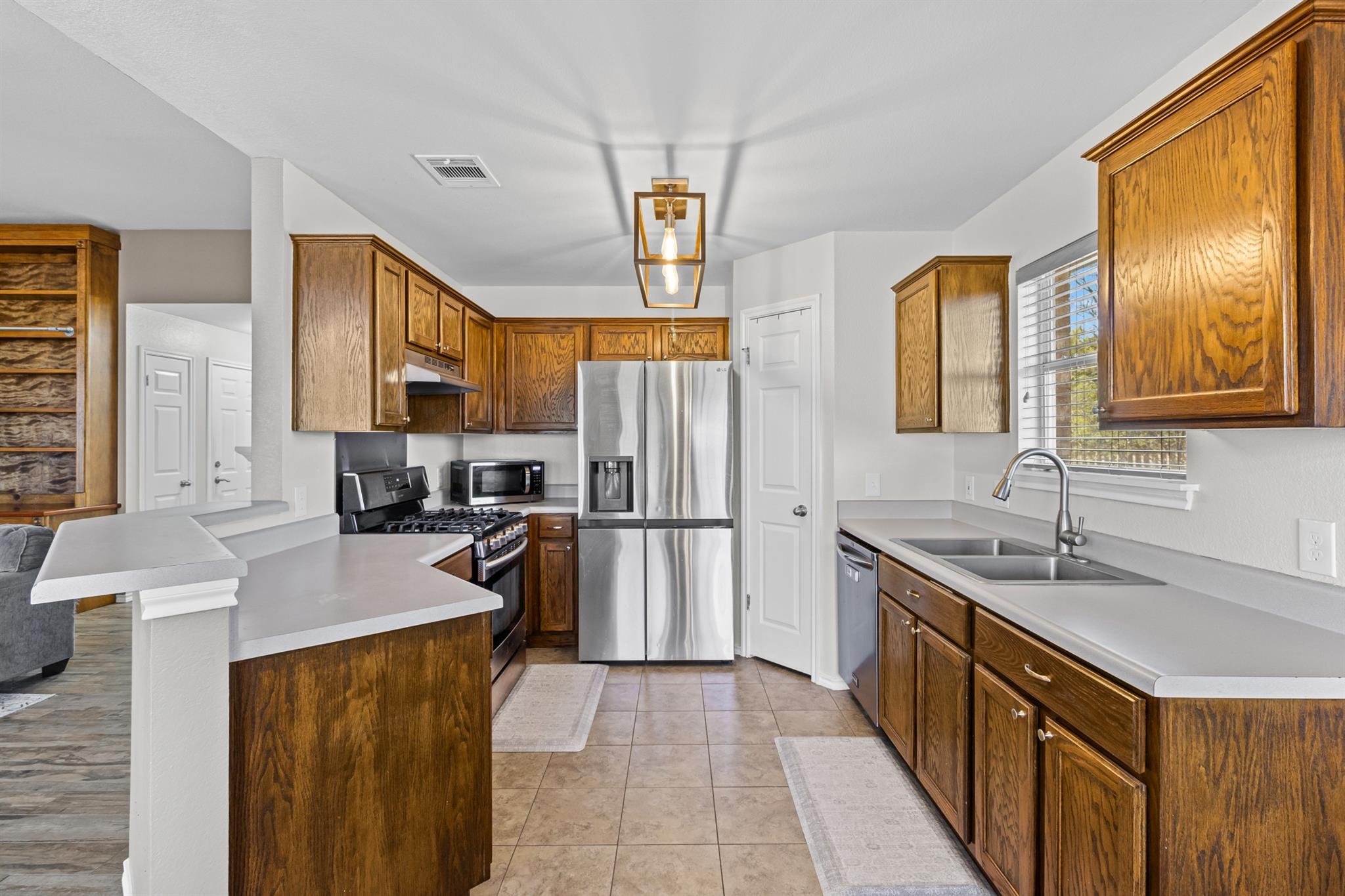 1318 Settlers Valley Dr, Pflugerville, TX 78660