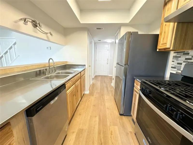 12136 Thompkins Dr # B, Austin, TX 78753