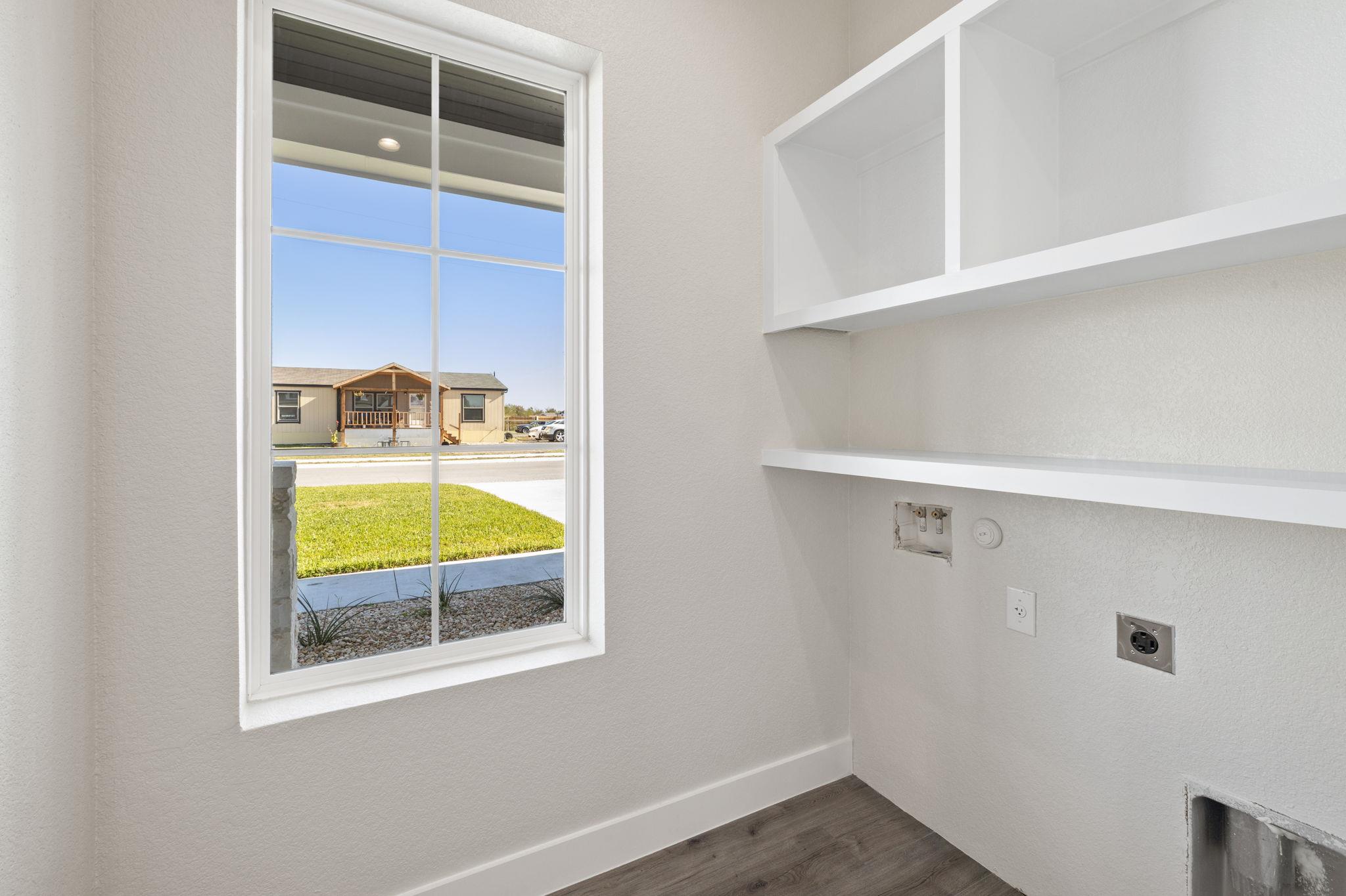 210 Jacaranda Dr, Dale, TX 78616