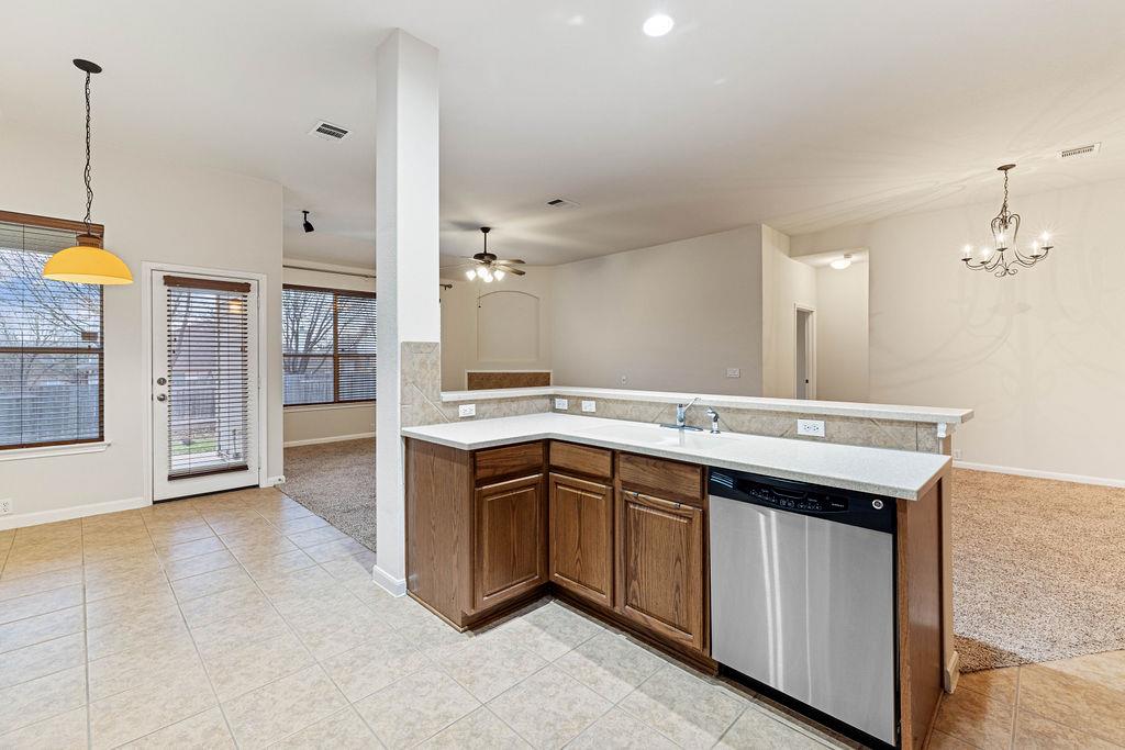 2134 Paradise Ridge Dr, Round Rock, TX 78665