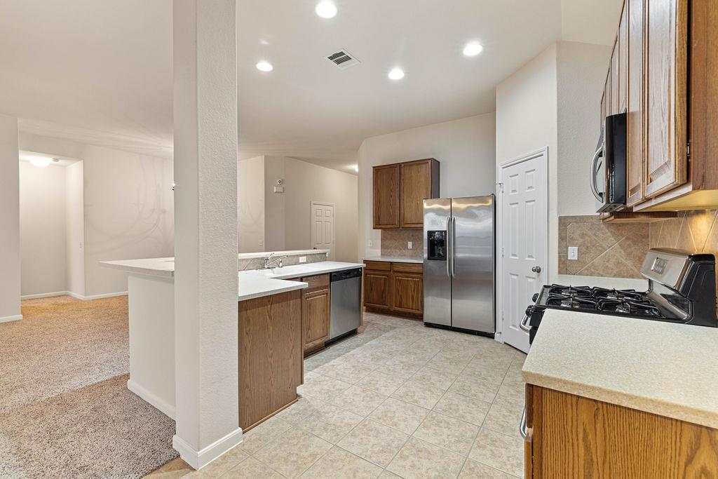 2134 Paradise Ridge Dr, Round Rock, TX 78665