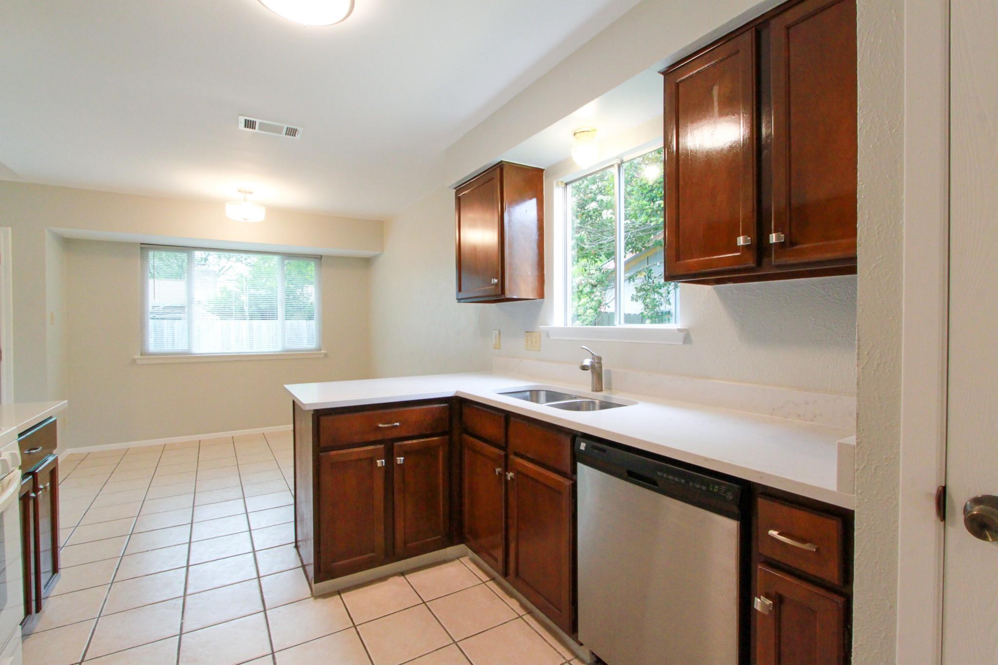 7900 Whitsun Dr, Austin, TX 78749