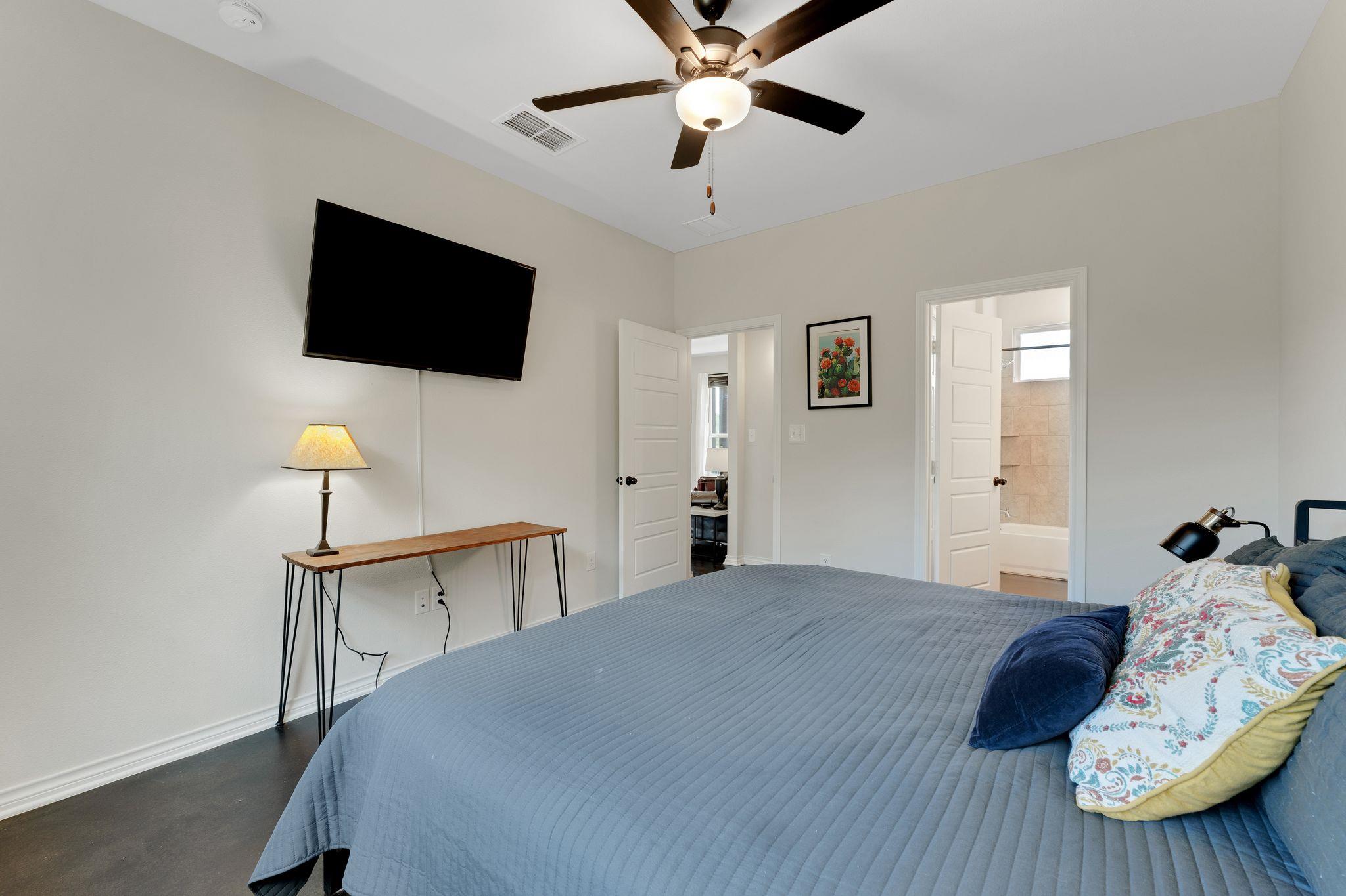 1089 Hidden Hills Dr # B, Dripping Springs, TX 78620