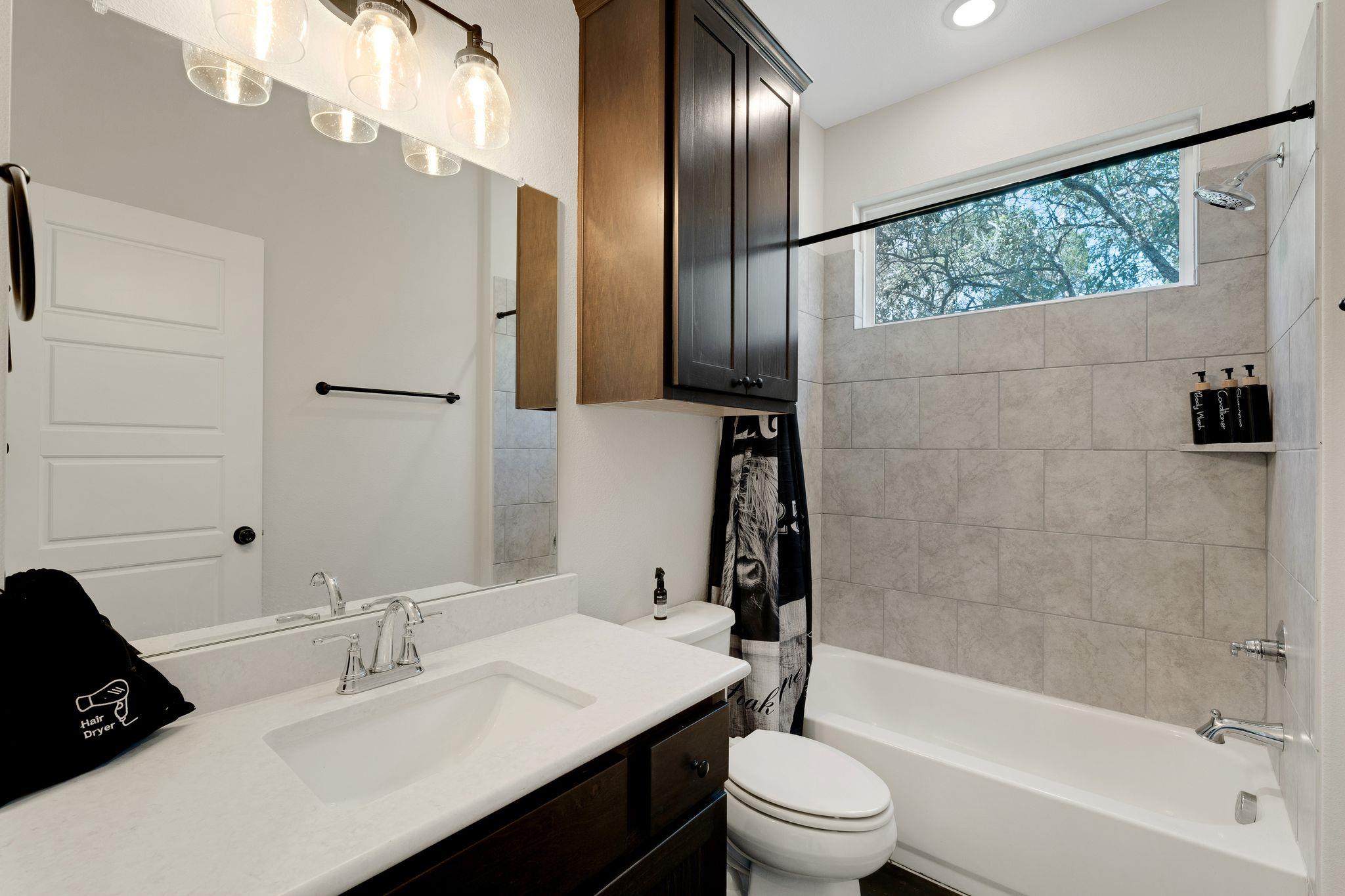 1089 Hidden Hills Dr # B, Dripping Springs, TX 78620