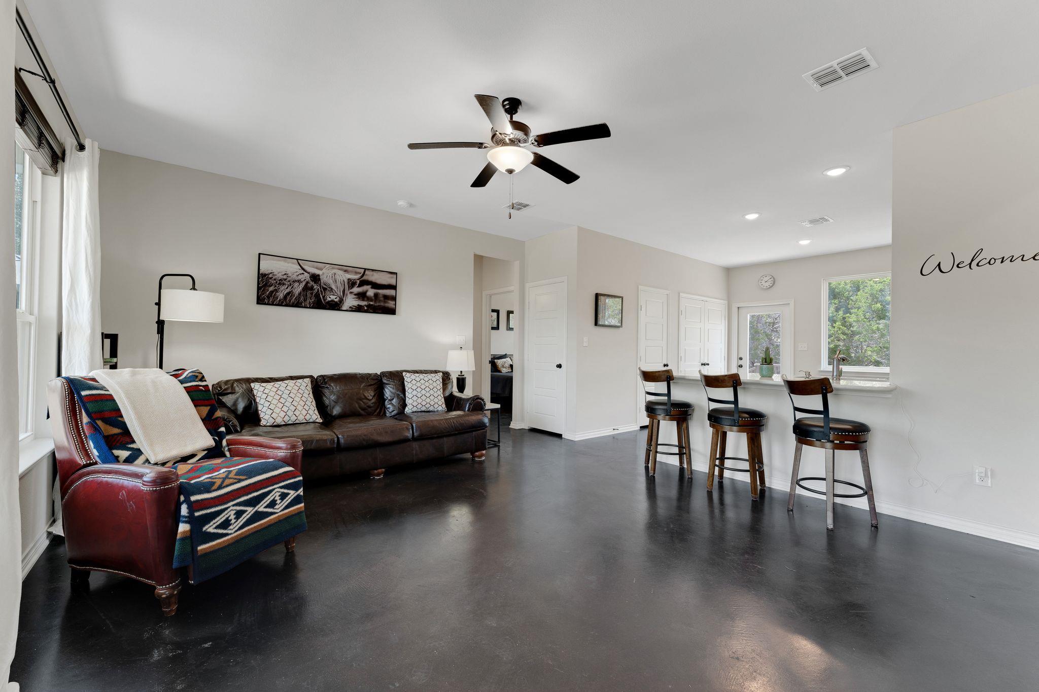 1089 Hidden Hills Dr # B, Dripping Springs, TX 78620