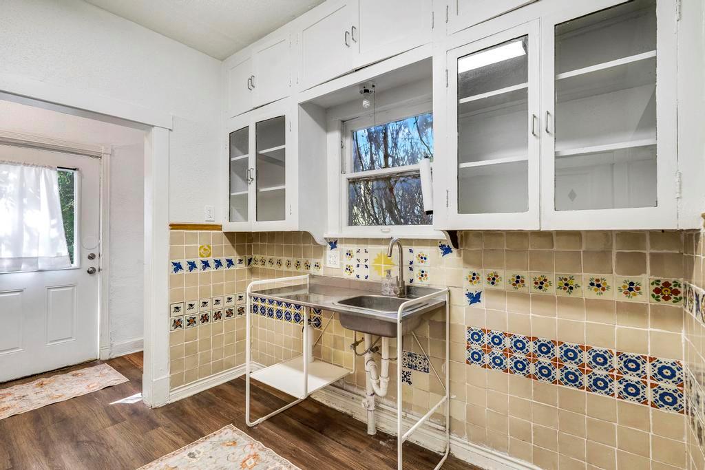 1434 Hicks Ave, San Antonio, TX 78210