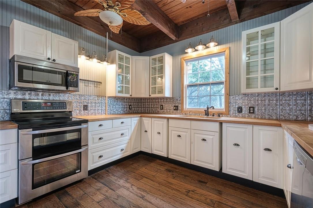 2105 Vivian Dr, Round Rock, TX 78681