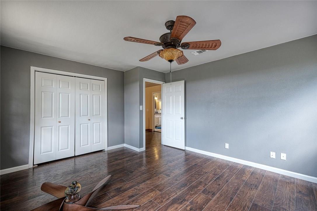 2105 Vivian Dr, Round Rock, TX 78681