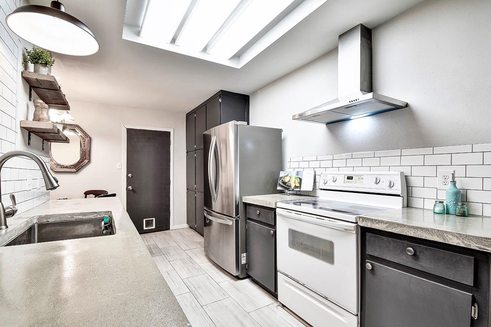 937 Sundance St, New Braunfels, TX 78130