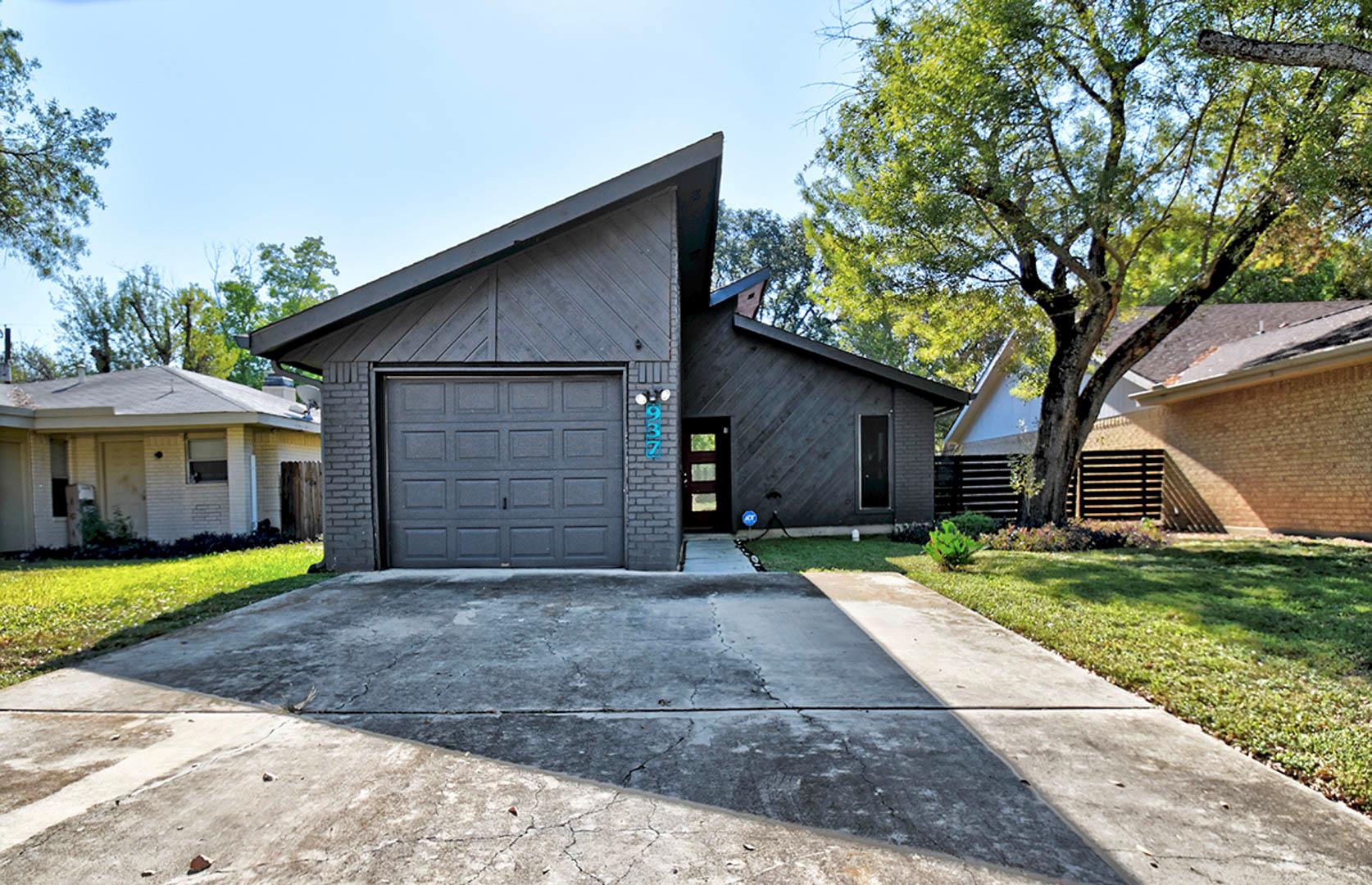 937 Sundance St, New Braunfels, TX 78130