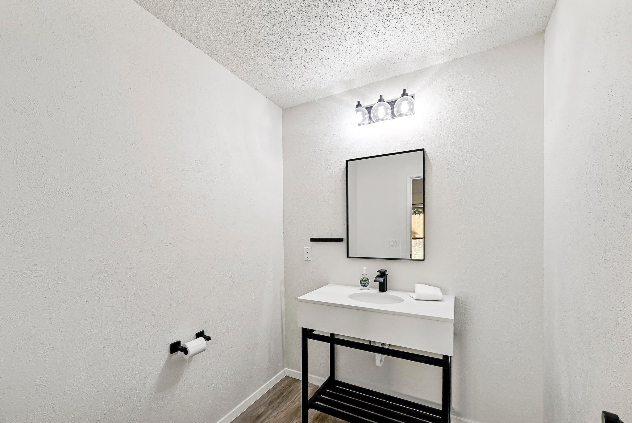 7107 Teaberry Dr, Austin, TX 78745