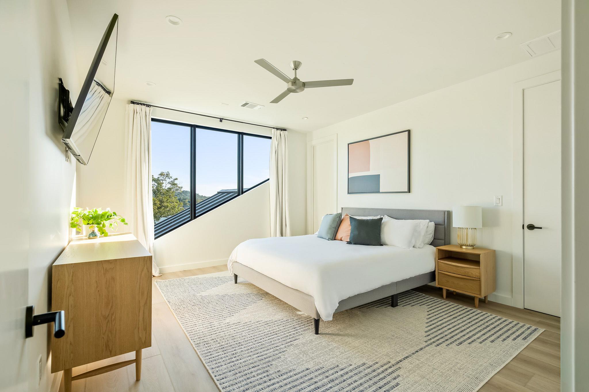 1836 Bluebonnet Ln, Kingsland, TX 78639