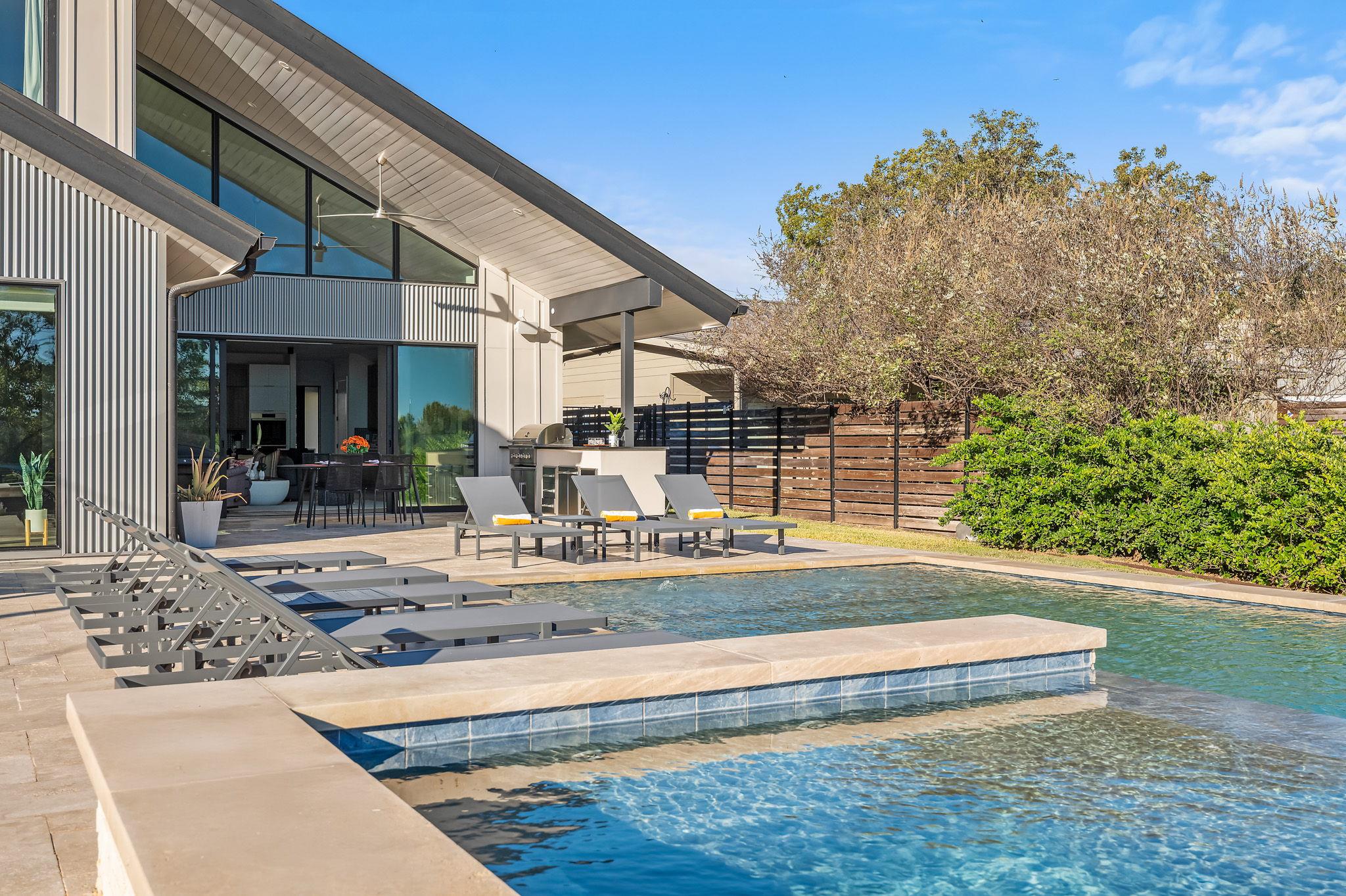 1836 Bluebonnet Ln, Kingsland, TX 78639