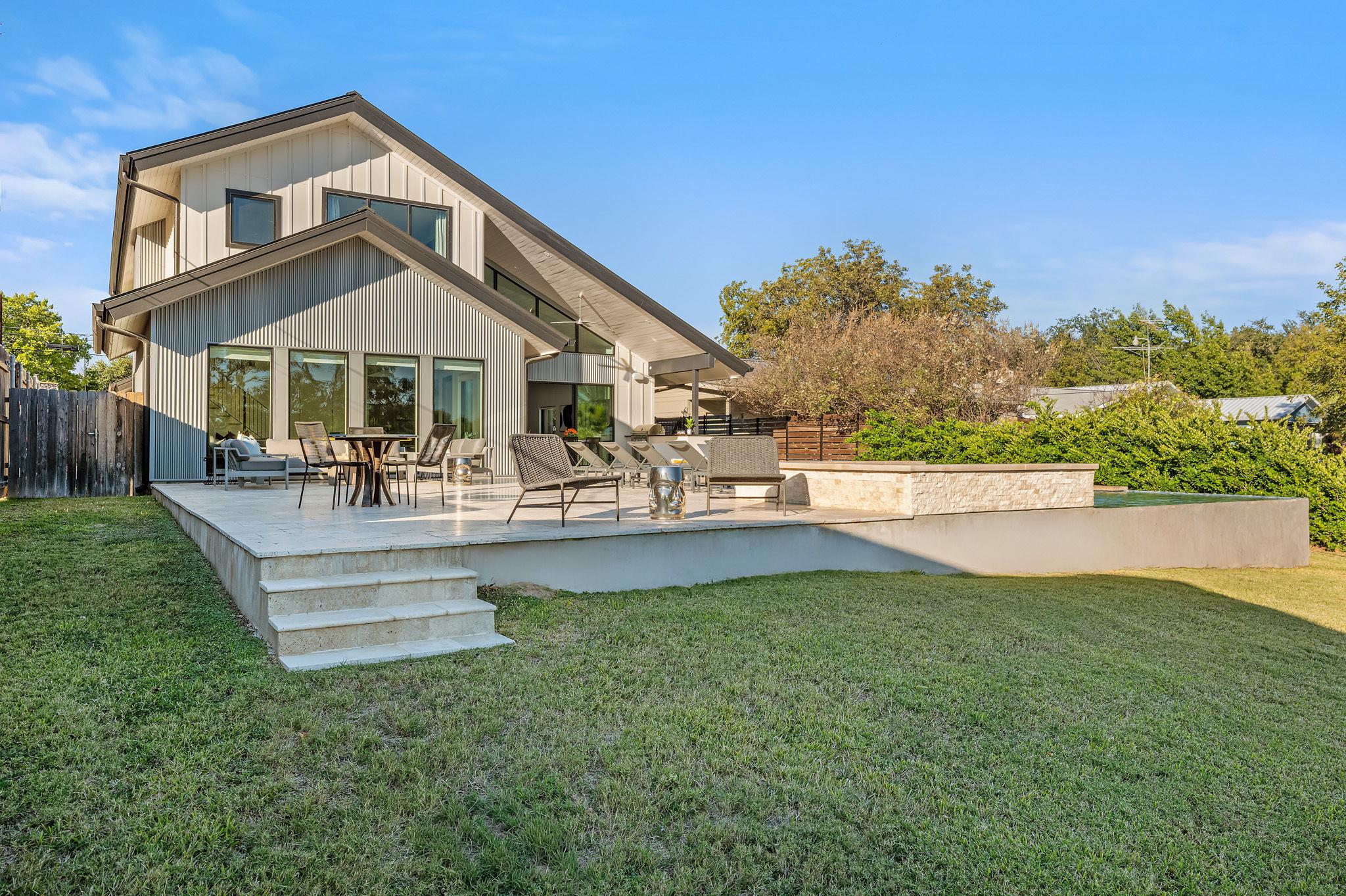 1836 Bluebonnet Ln, Kingsland, TX 78639