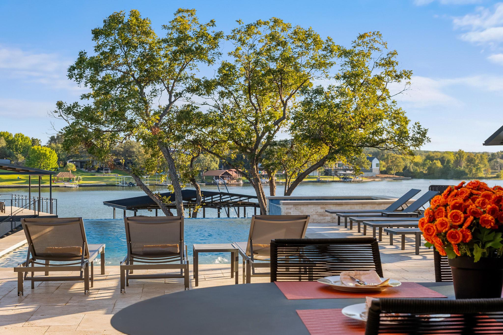 1836 Bluebonnet Ln, Kingsland, TX 78639