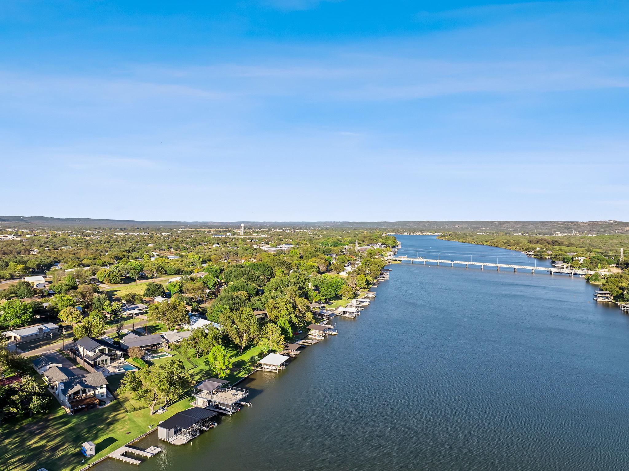 1836 Bluebonnet Ln, Kingsland, TX 78639