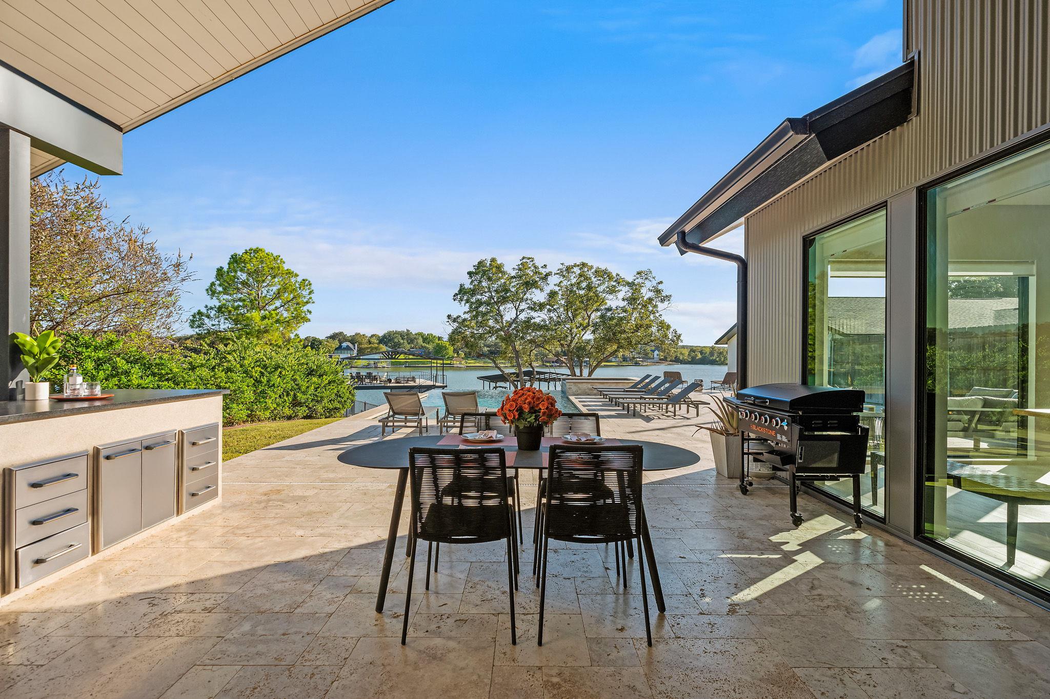 1836 Bluebonnet Ln, Kingsland, TX 78639