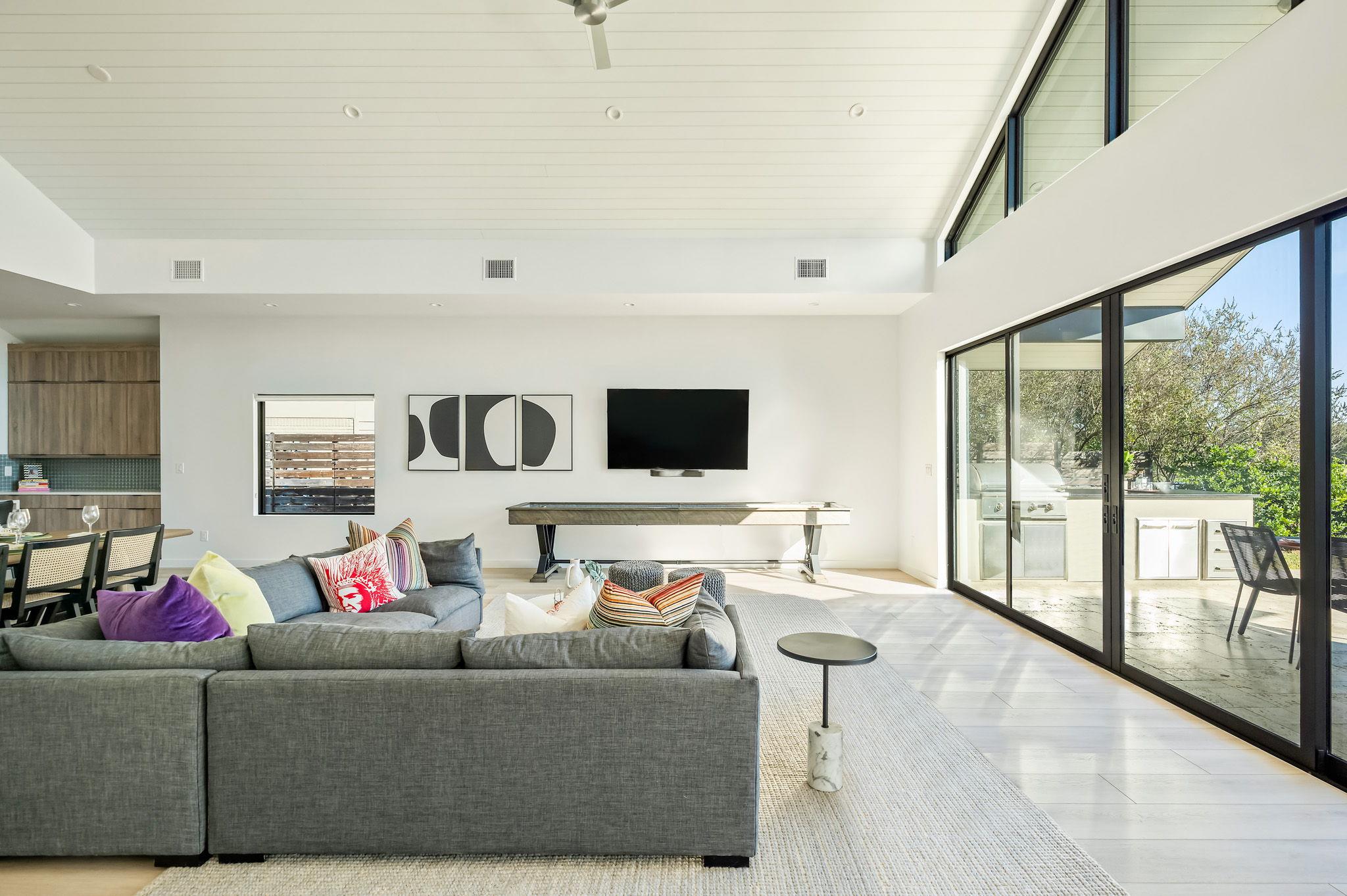 1836 Bluebonnet Ln, Kingsland, TX 78639